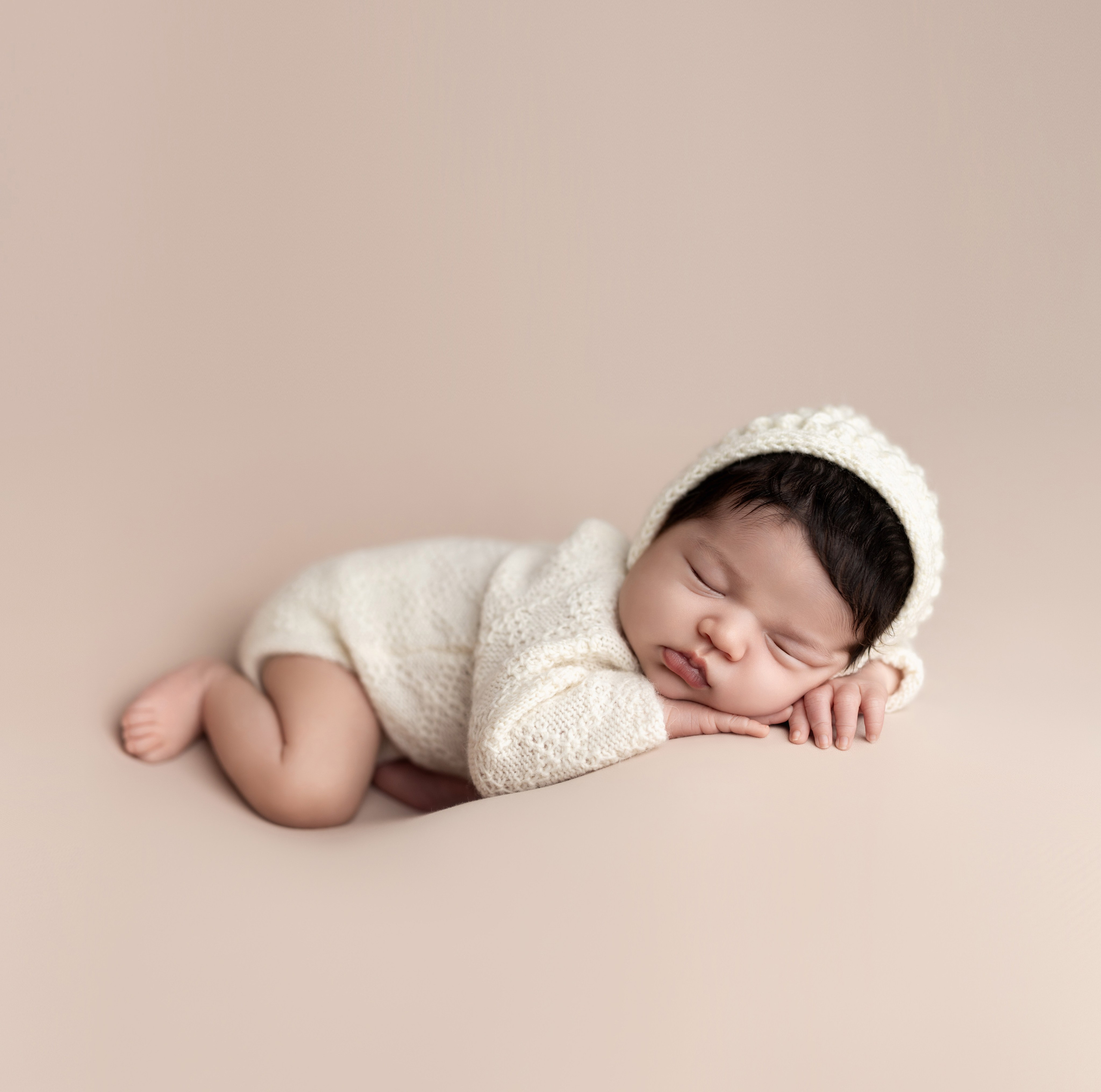 Newborn, kids, family photographer based near Zurich, Switzerland