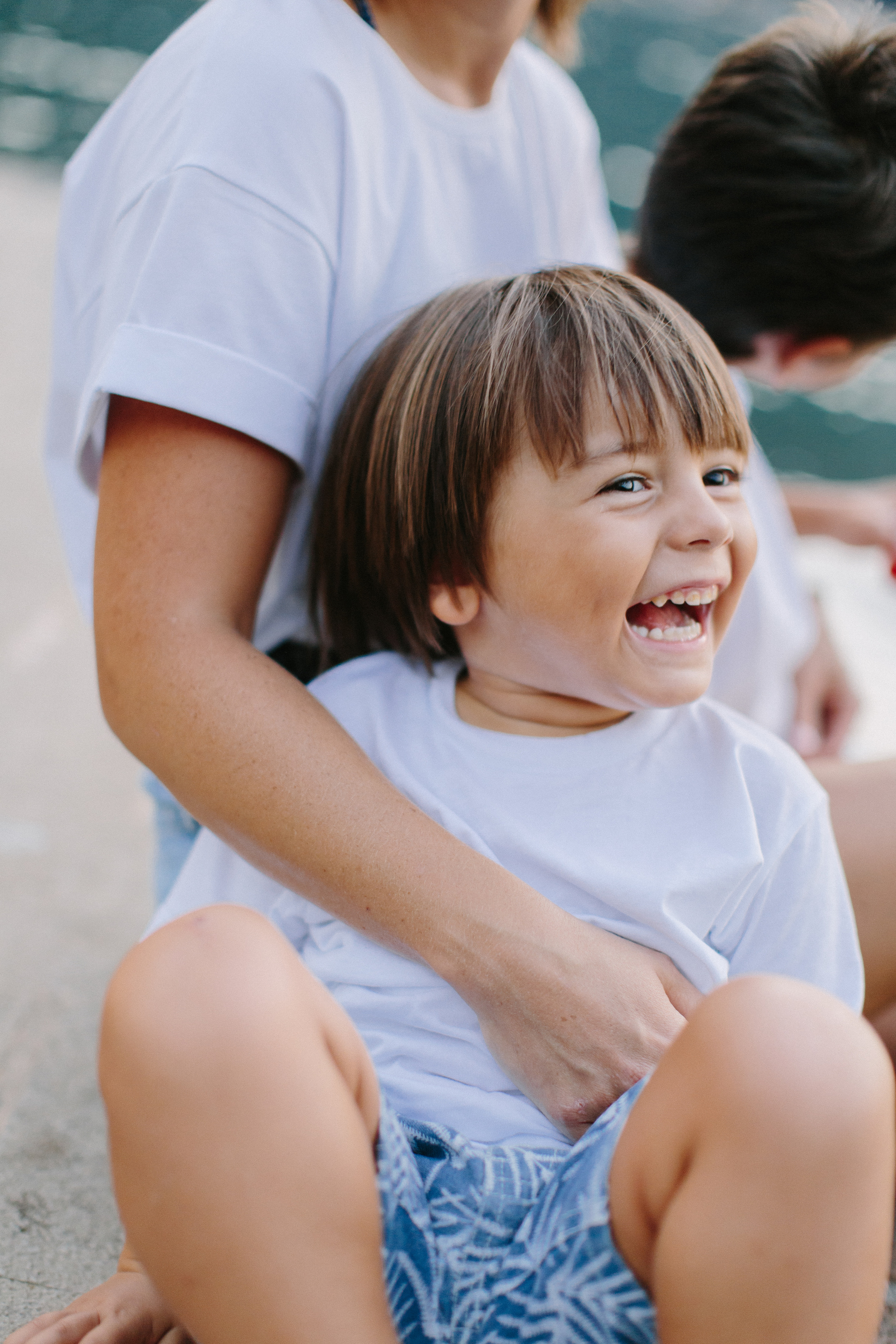 Familienspaziergang am Strand entlang in Montenegro. Maria Chistyakovа — Fotografin in Karlsruhe, Baden-Baden und Umgebung