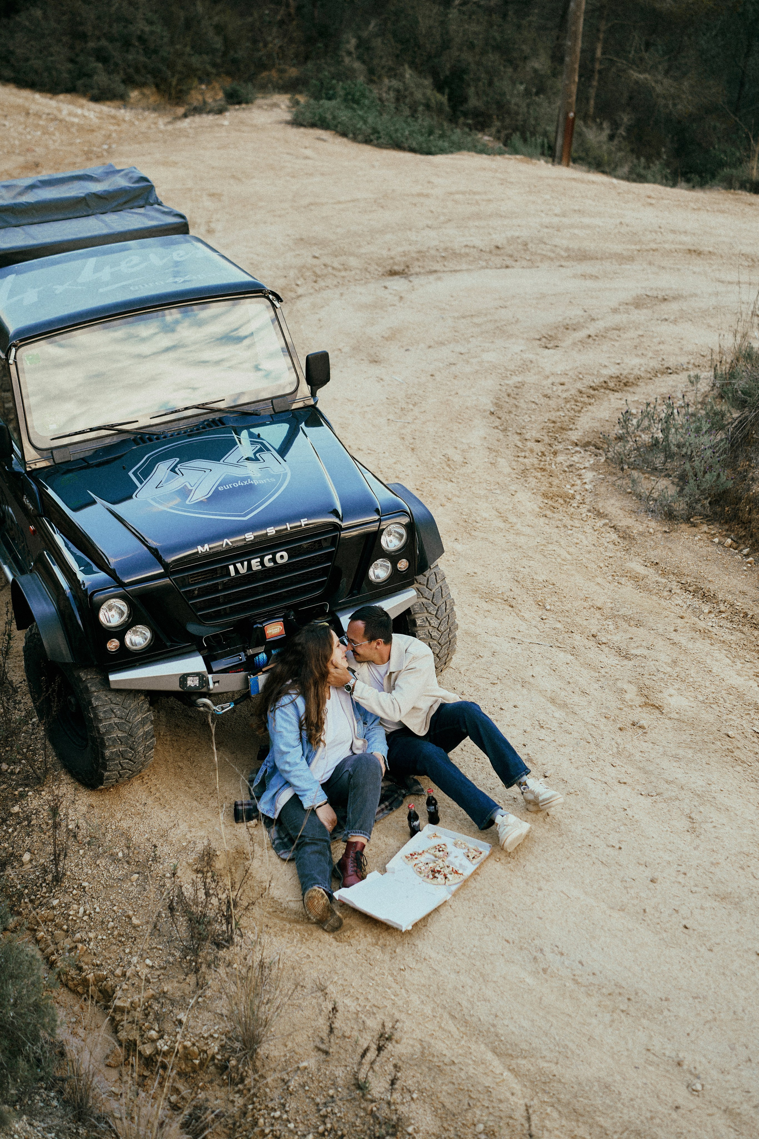 Луис и Лена. Машина. Фотограф в Барселоне Жанна Захарченко