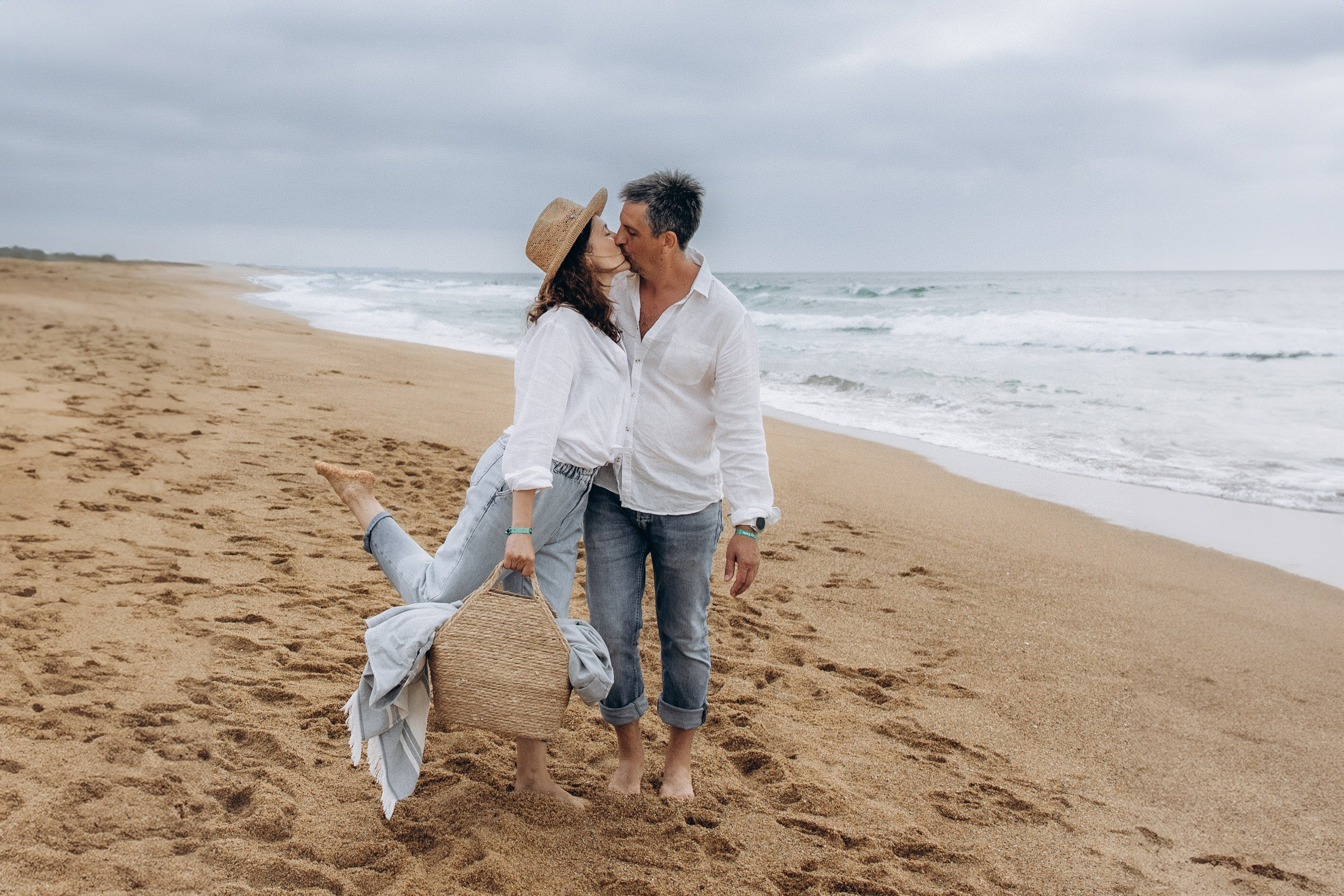 Ocean love story. La Grande Plage de Biarritz/EN. Eugenie Smirnova — wedding, corporate and lifestyle photographer in Toulouse and Southwest France