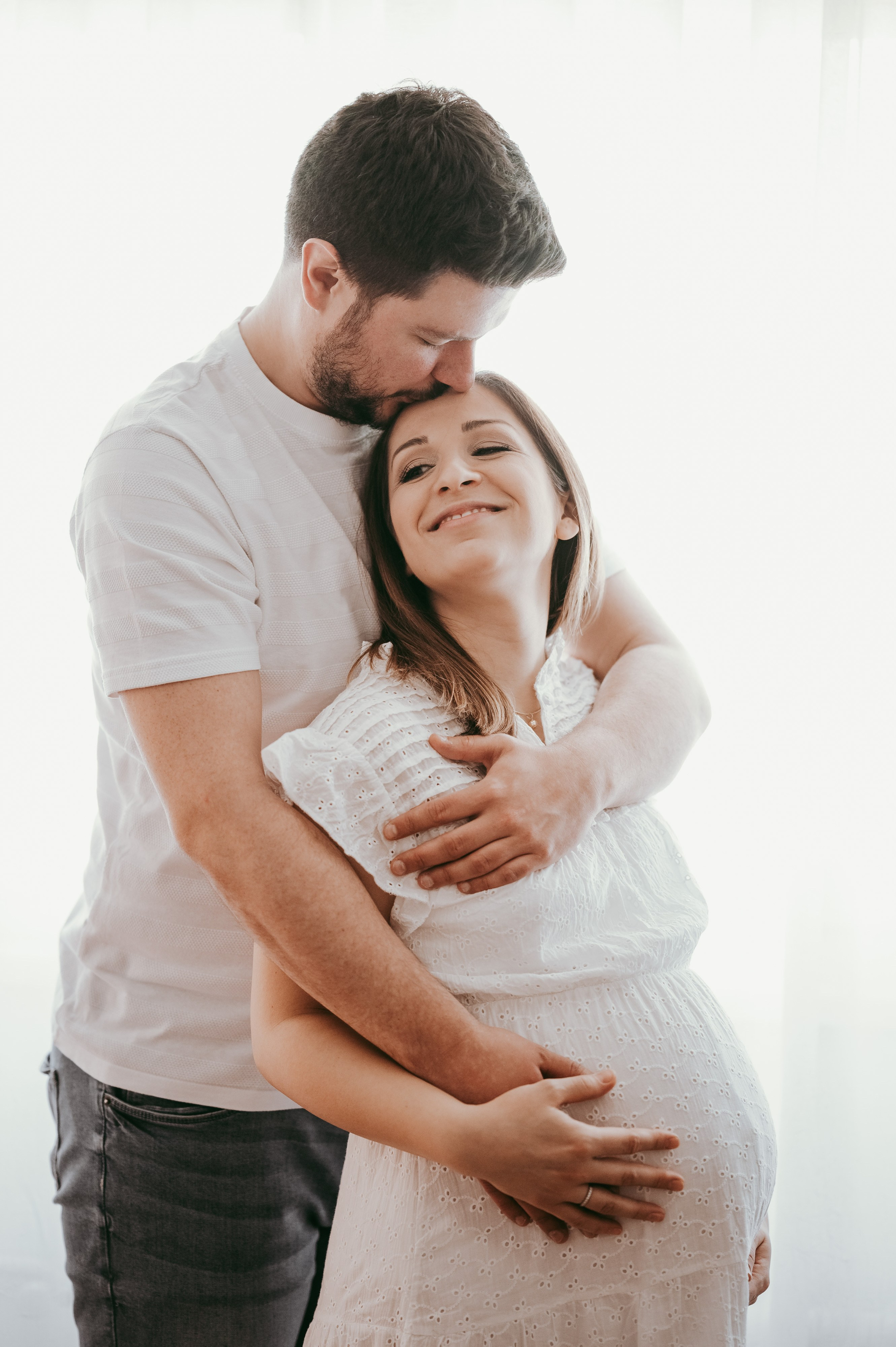 Sanja i Marko, fotografisanje trudnoce kod kuce. Deciji i porodicni fotograf u Beogradu Oksana Skendzic