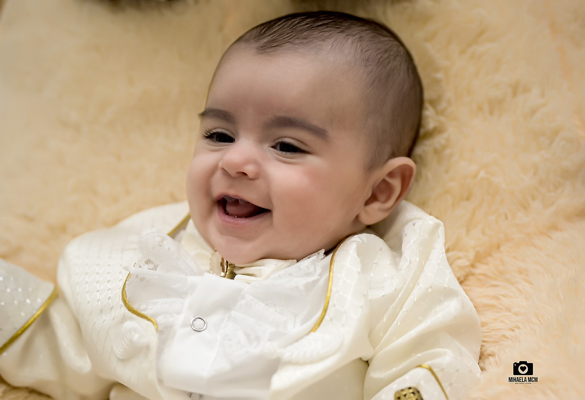 Fotograf botez Fetesti. MCM Happy Studio – Fotograf & Videograf Evenimente | Nuntă & Botez