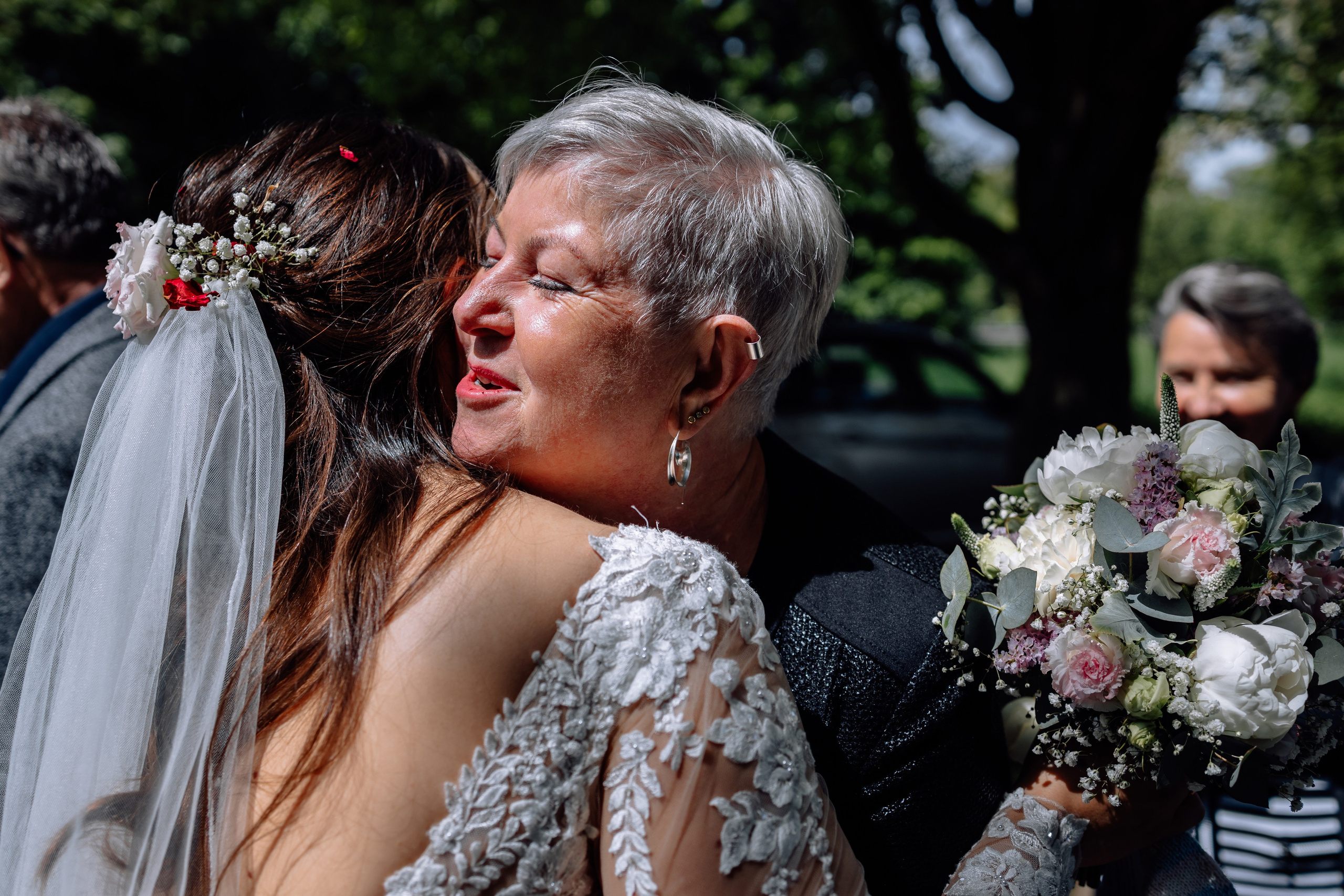 Trauung und Taufe: Heilig-Kreuz-Kirche. Hochzeitsfotograf München Taufe Familienfotograf Tanja Mauke