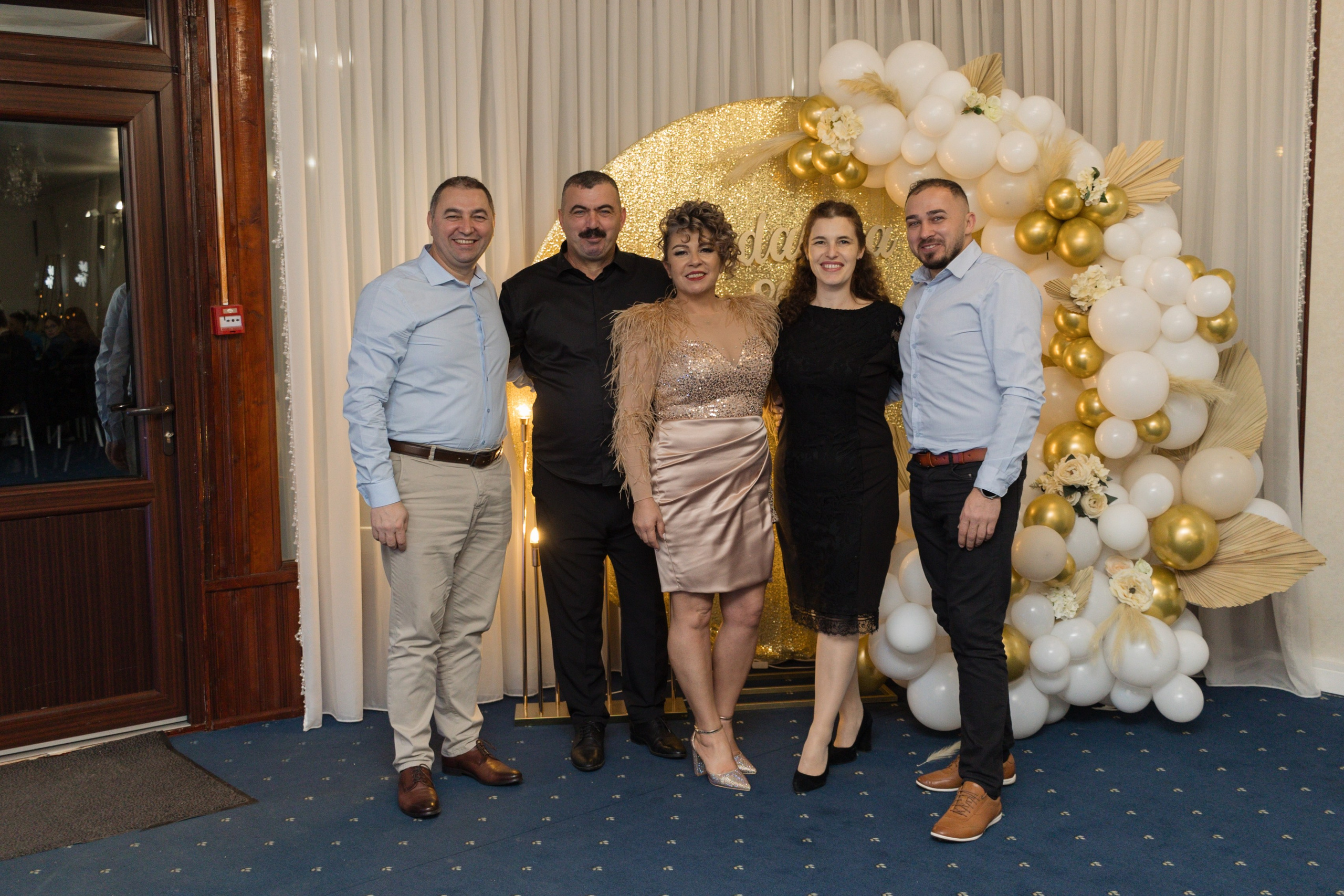 Madalina & Alin. Fotograf si videograf — evenimente si studio