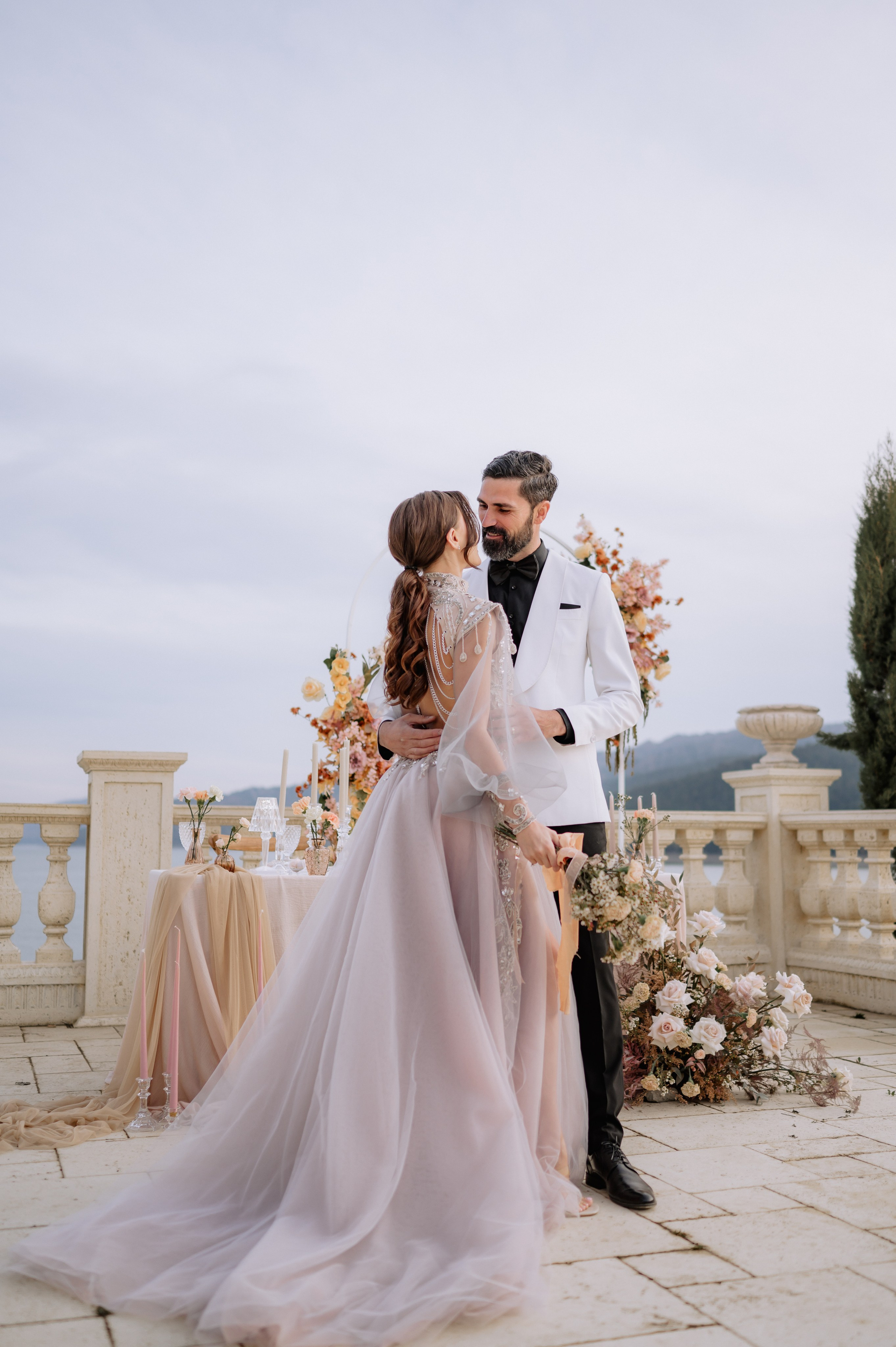 Sedinta foto nunta la Gradinile Romane , Neamt. Proud Vision Weddings | Wedding Photography & Film — Servicii profesionale Foto Video Nunta Iasi