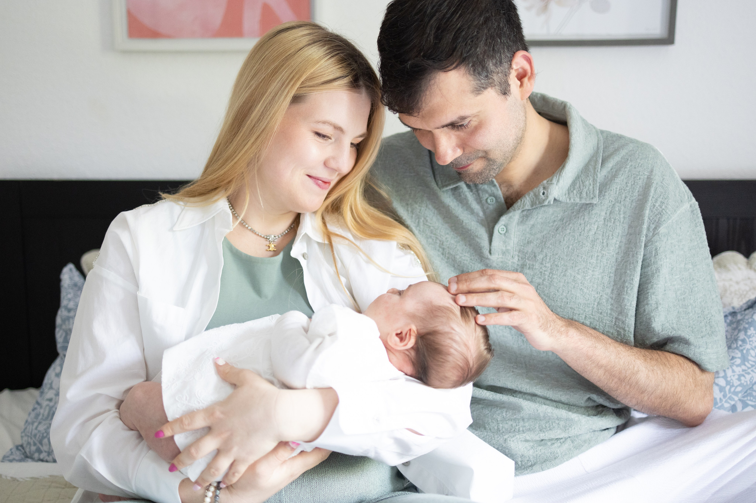 Home or Studio Photoshoot — Which Is Right for You?. Family & Maternity Photographer in Dresden Tatiana Mudryak