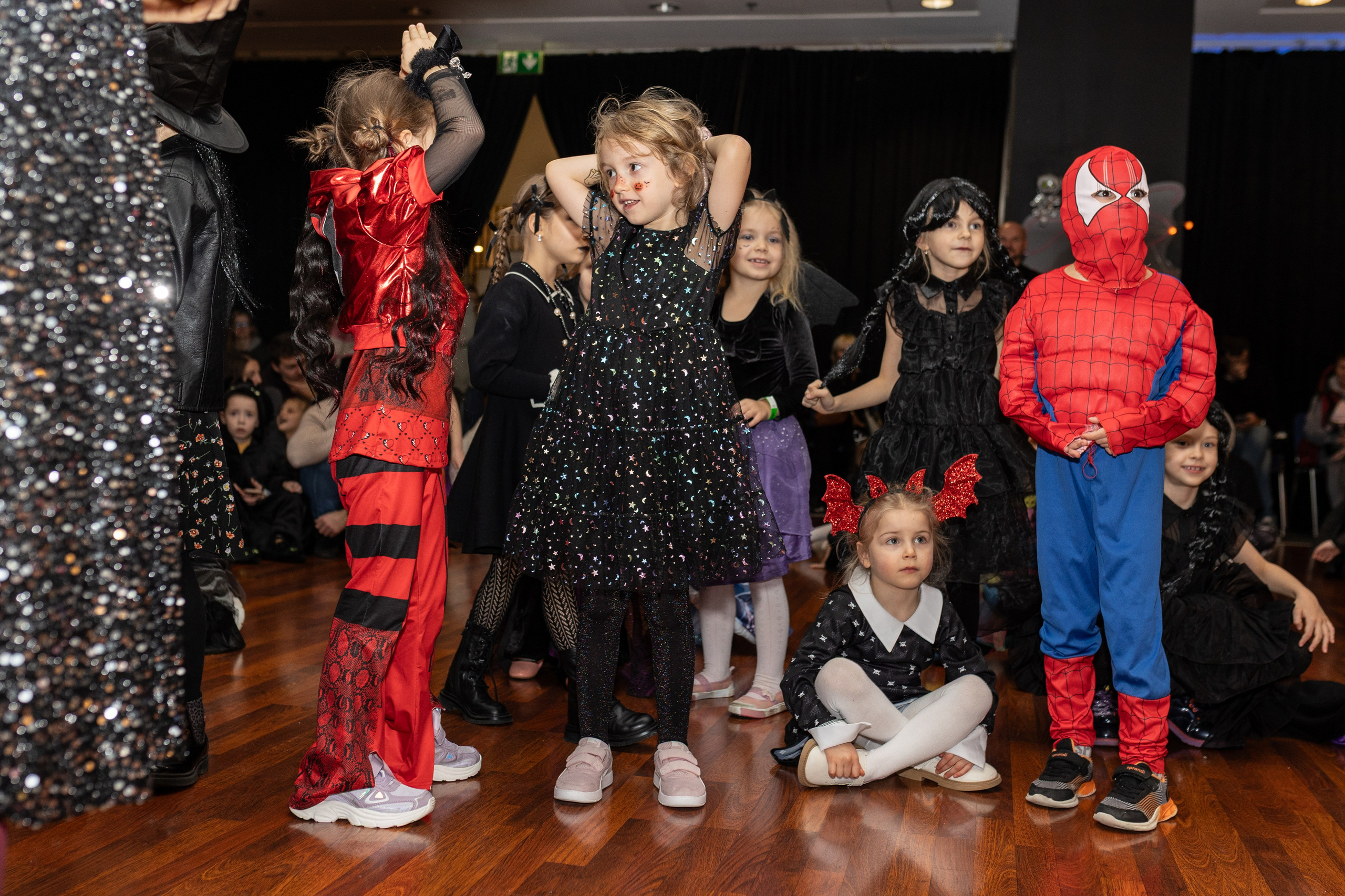 Leo dance studio Helloween 2025. Семейный и детский фотограф в Варшаве Мила Бобровская