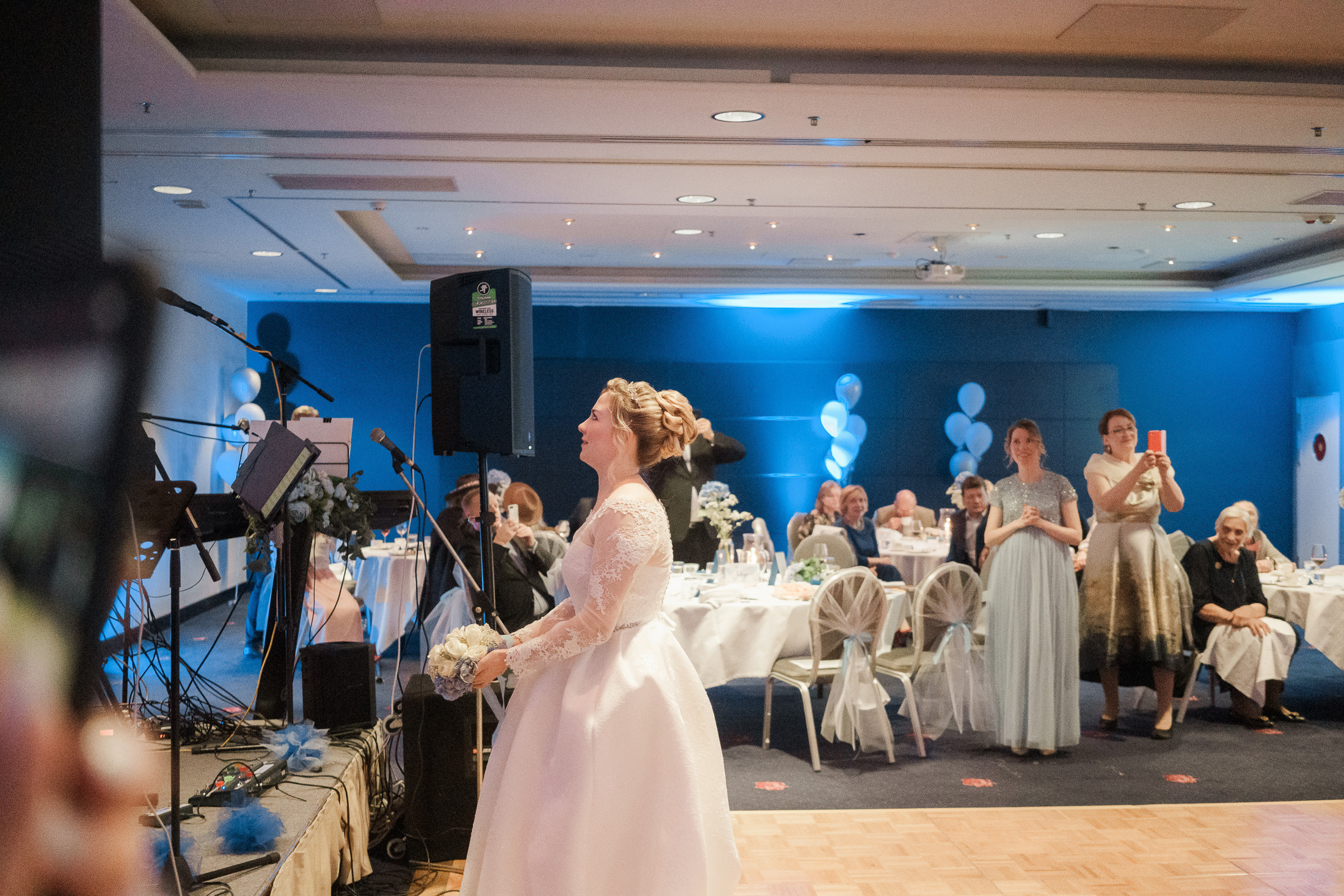 O&A, hääkuvaaja Helsinki, Johanneksen kirkko ja Radisson Blu Royal