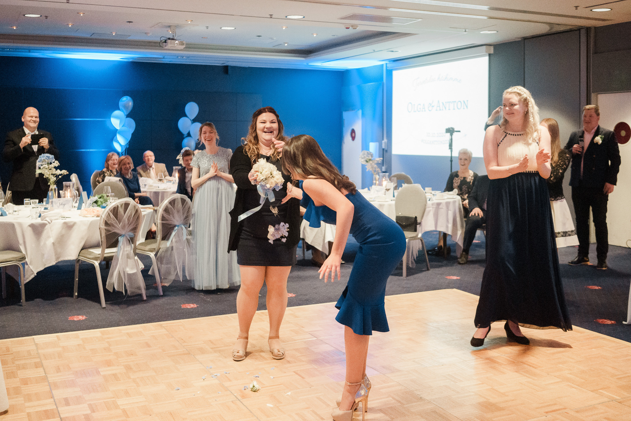 O&A, hääkuvaaja Helsinki, Johanneksen kirkko ja Radisson Blu Royal