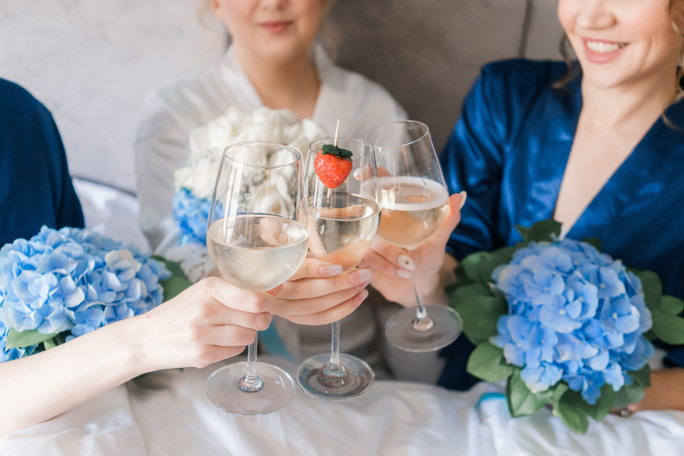 O&A, hääkuvaaja Helsinki, Johanneksen kirkko ja Radisson Blu Royal