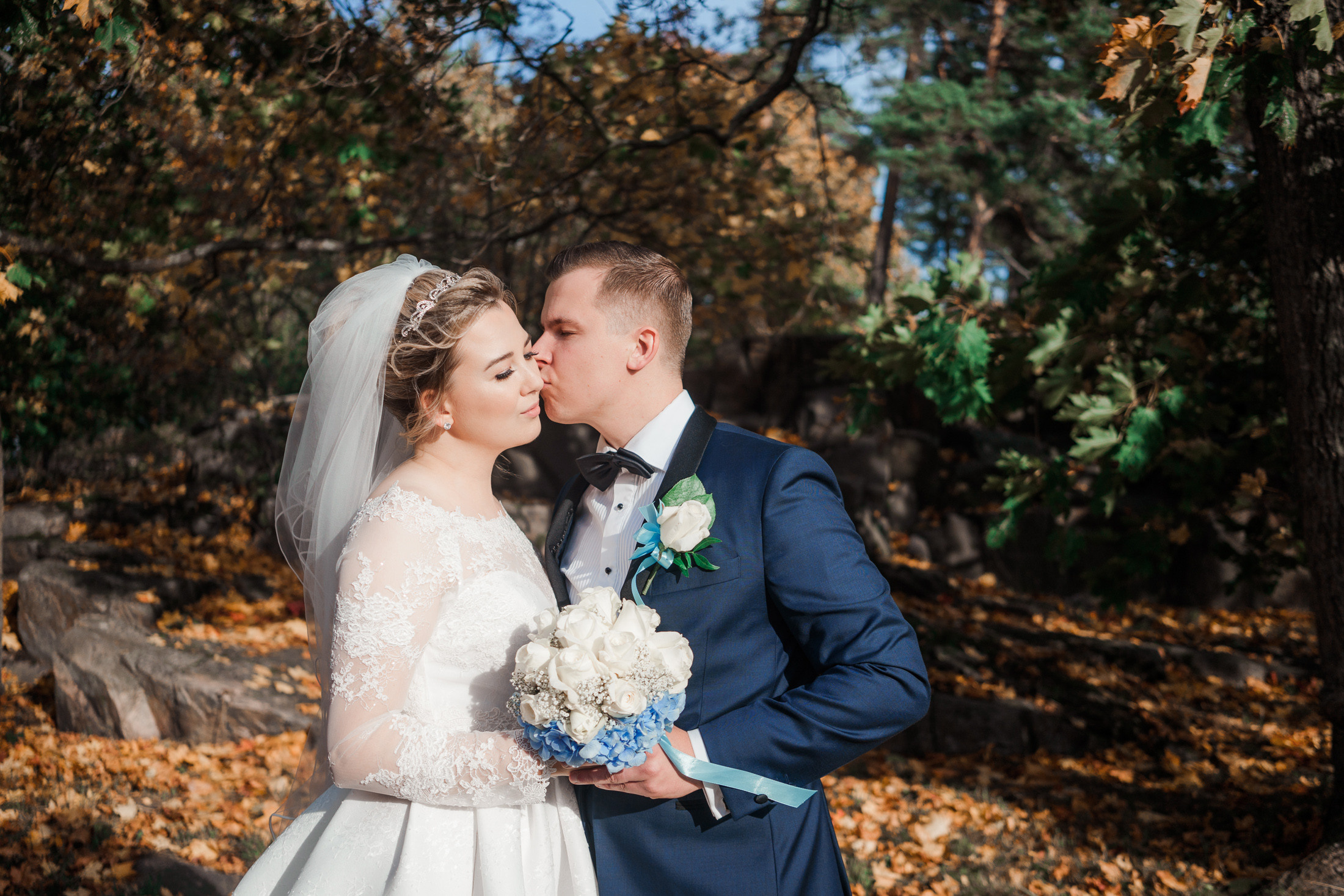 O&A, hääkuvaaja Helsinki, Johanneksen kirkko ja Radisson Blu Royal