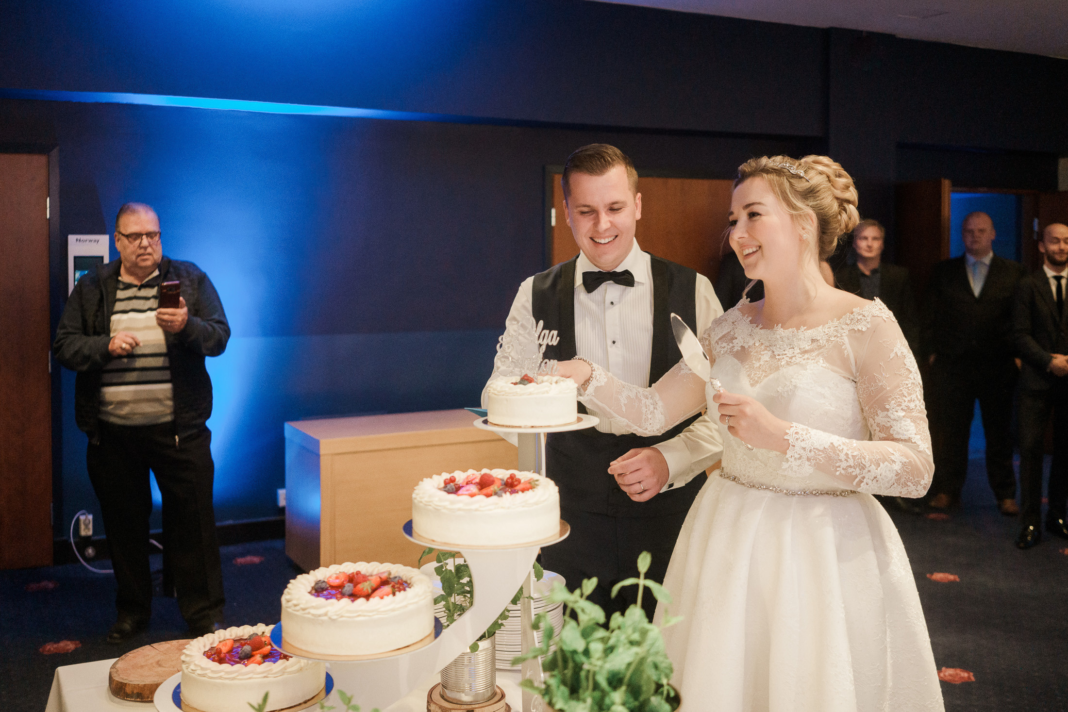 O&A, hääkuvaaja Helsinki, Johanneksen kirkko ja Radisson Blu Royal