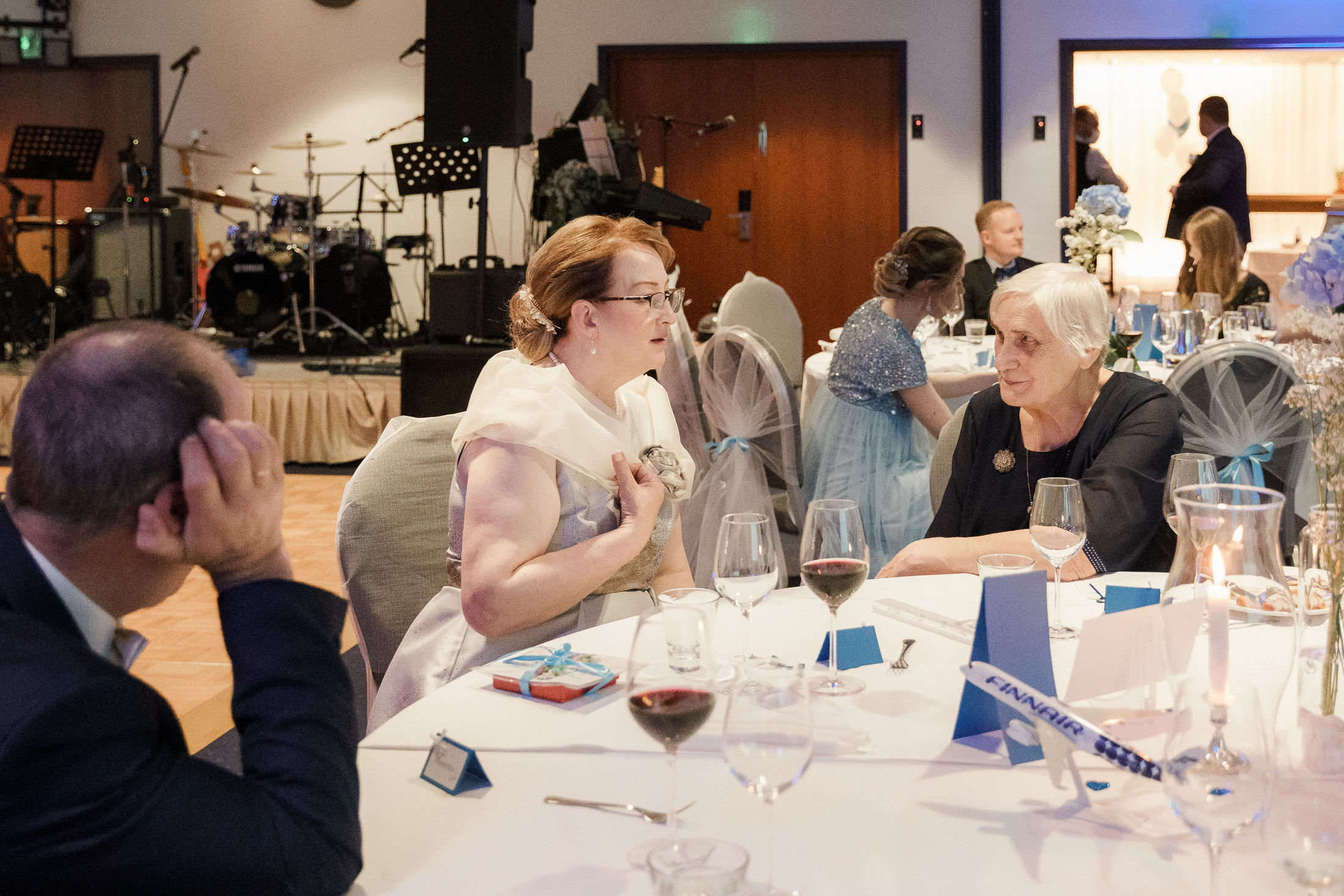 O&A, hääkuvaaja Helsinki, Johanneksen kirkko ja Radisson Blu Royal