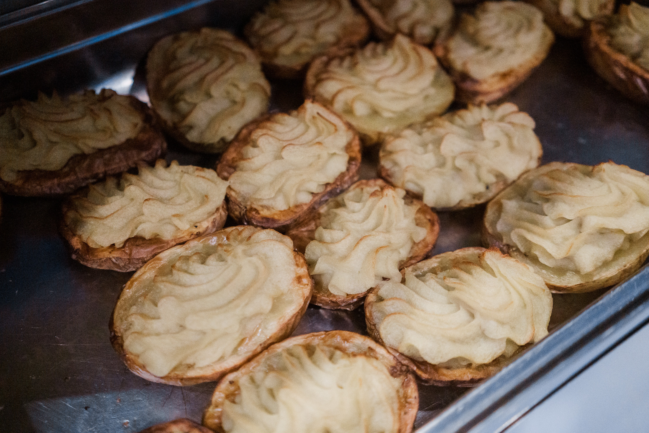 O&A, hääkuvaaja Helsinki, Johanneksen kirkko ja Radisson Blu Royal