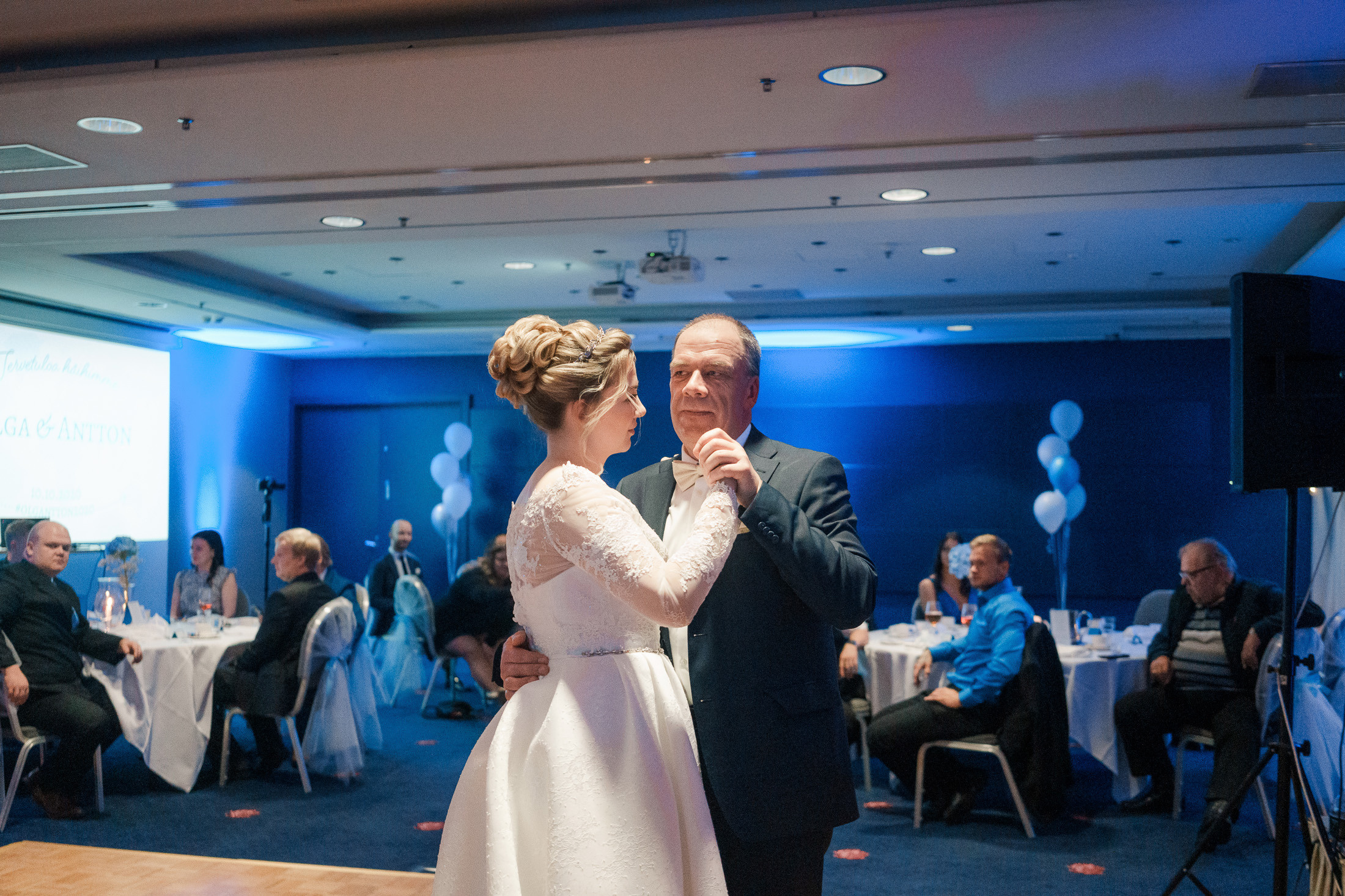 O&A, hääkuvaaja Helsinki, Johanneksen kirkko ja Radisson Blu Royal