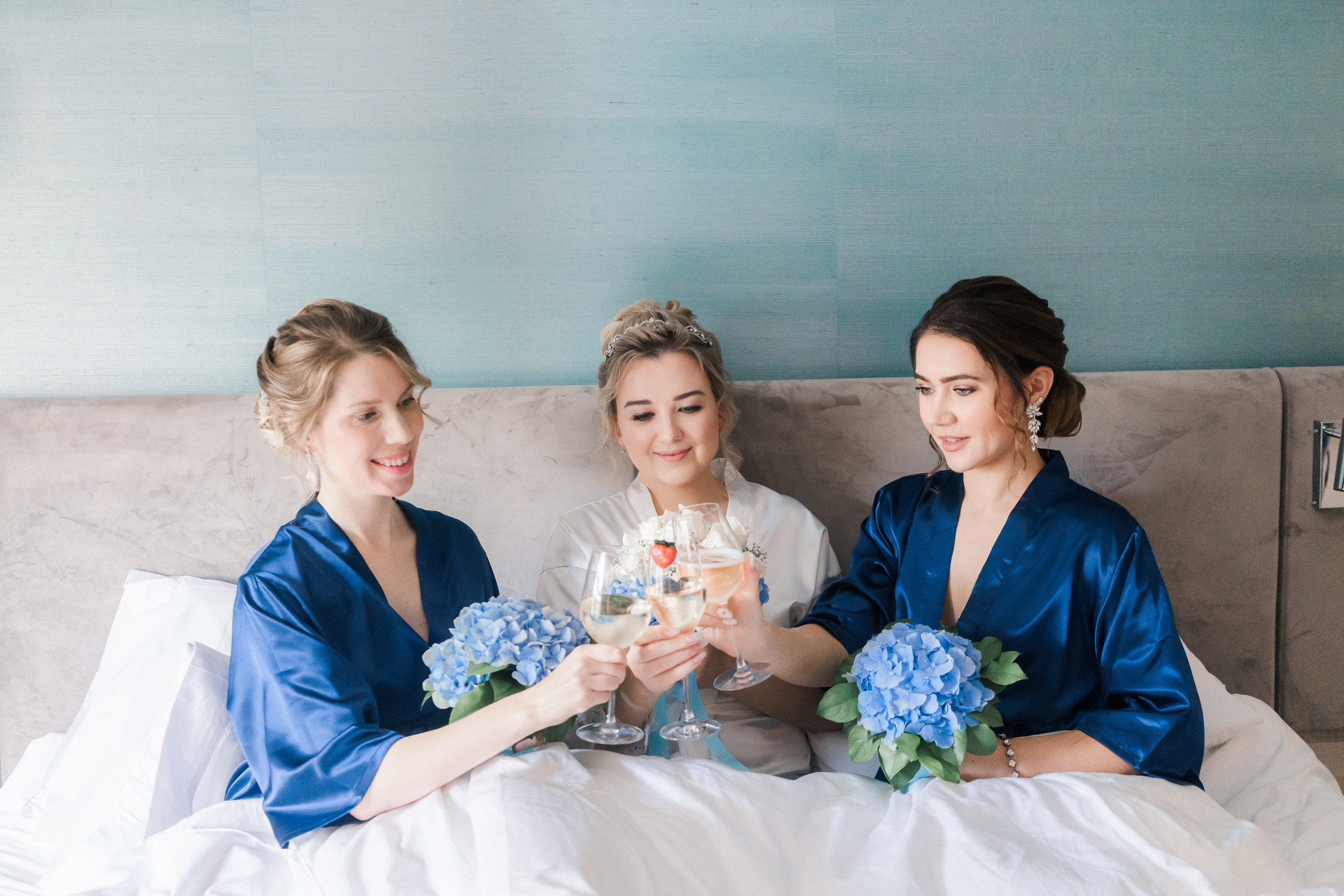 O&A, hääkuvaaja Helsinki, Johanneksen kirkko ja Radisson Blu Royal