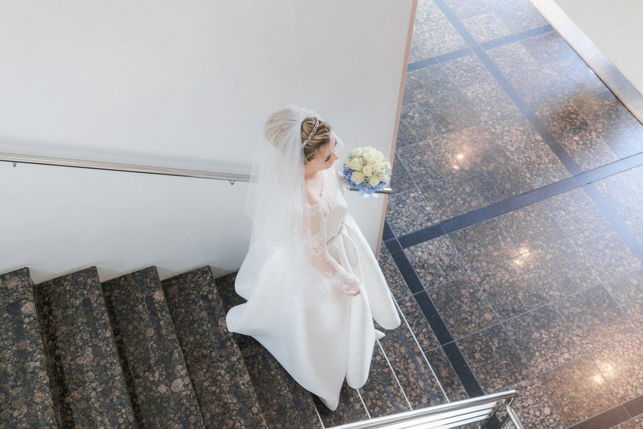 O&A, hääkuvaaja Helsinki, Johanneksen kirkko ja Radisson Blu Royal