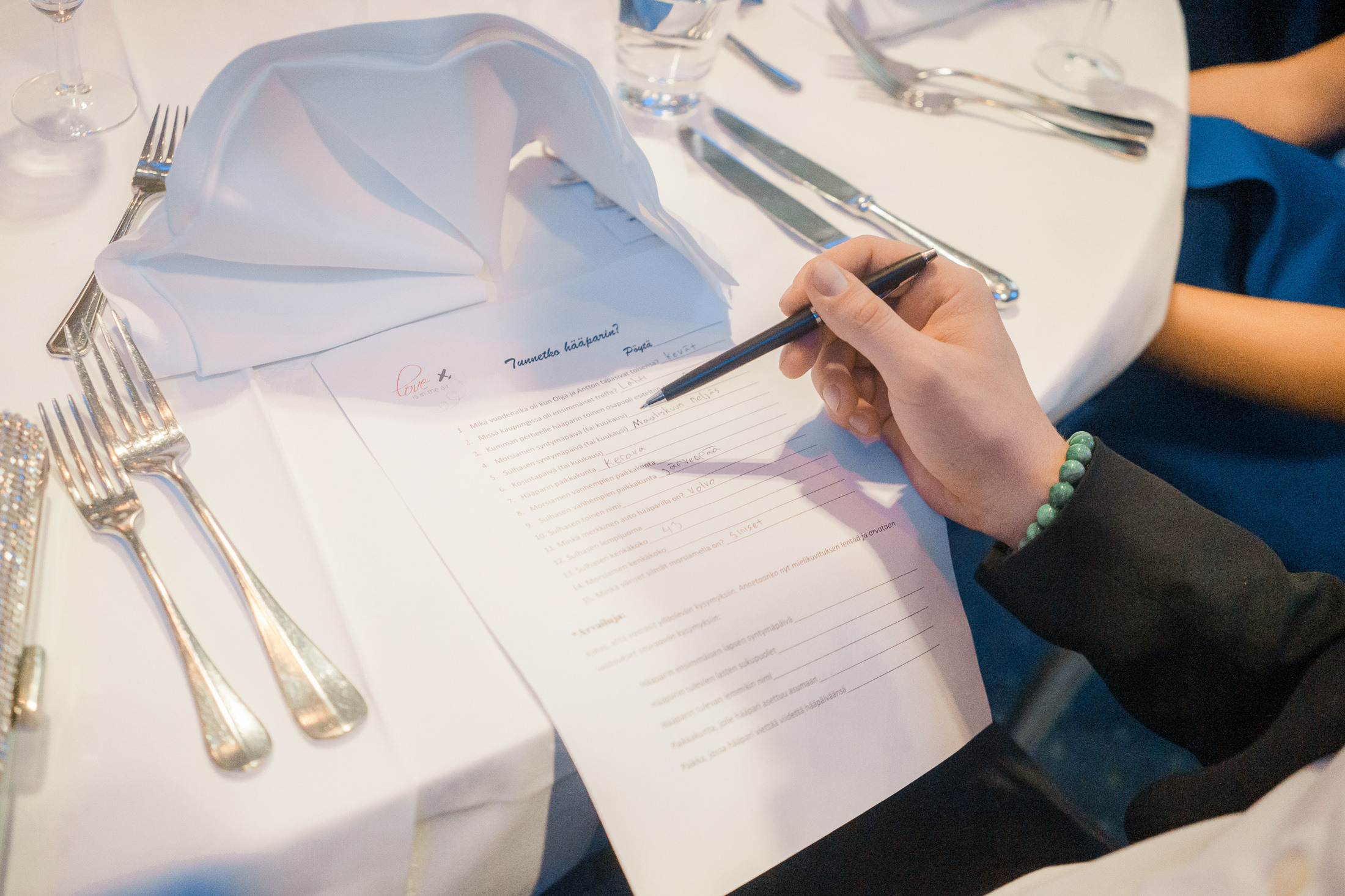 O&A, hääkuvaaja Helsinki, Johanneksen kirkko ja Radisson Blu Royal