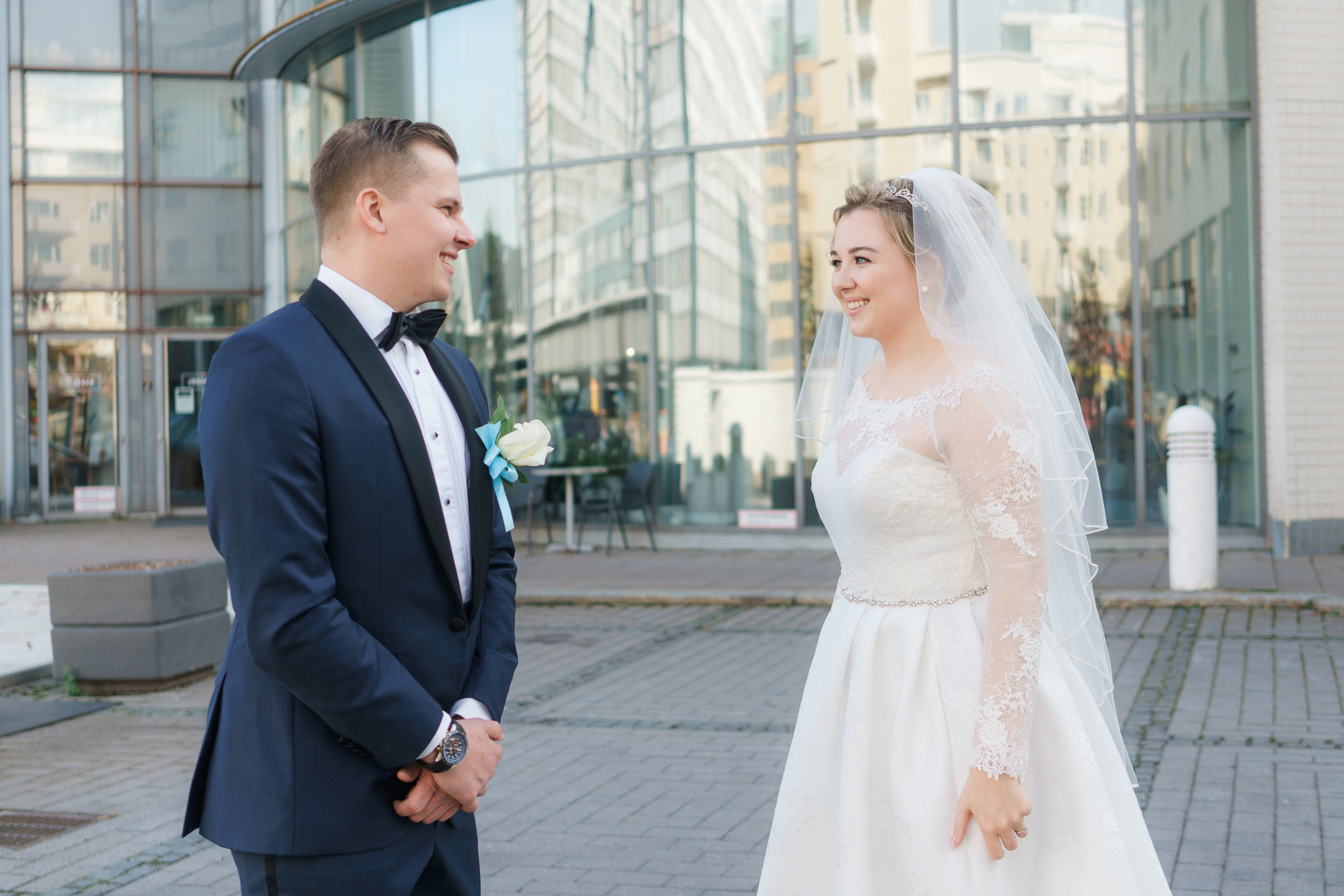 O&A, hääkuvaaja Helsinki, Johanneksen kirkko ja Radisson Blu Royal