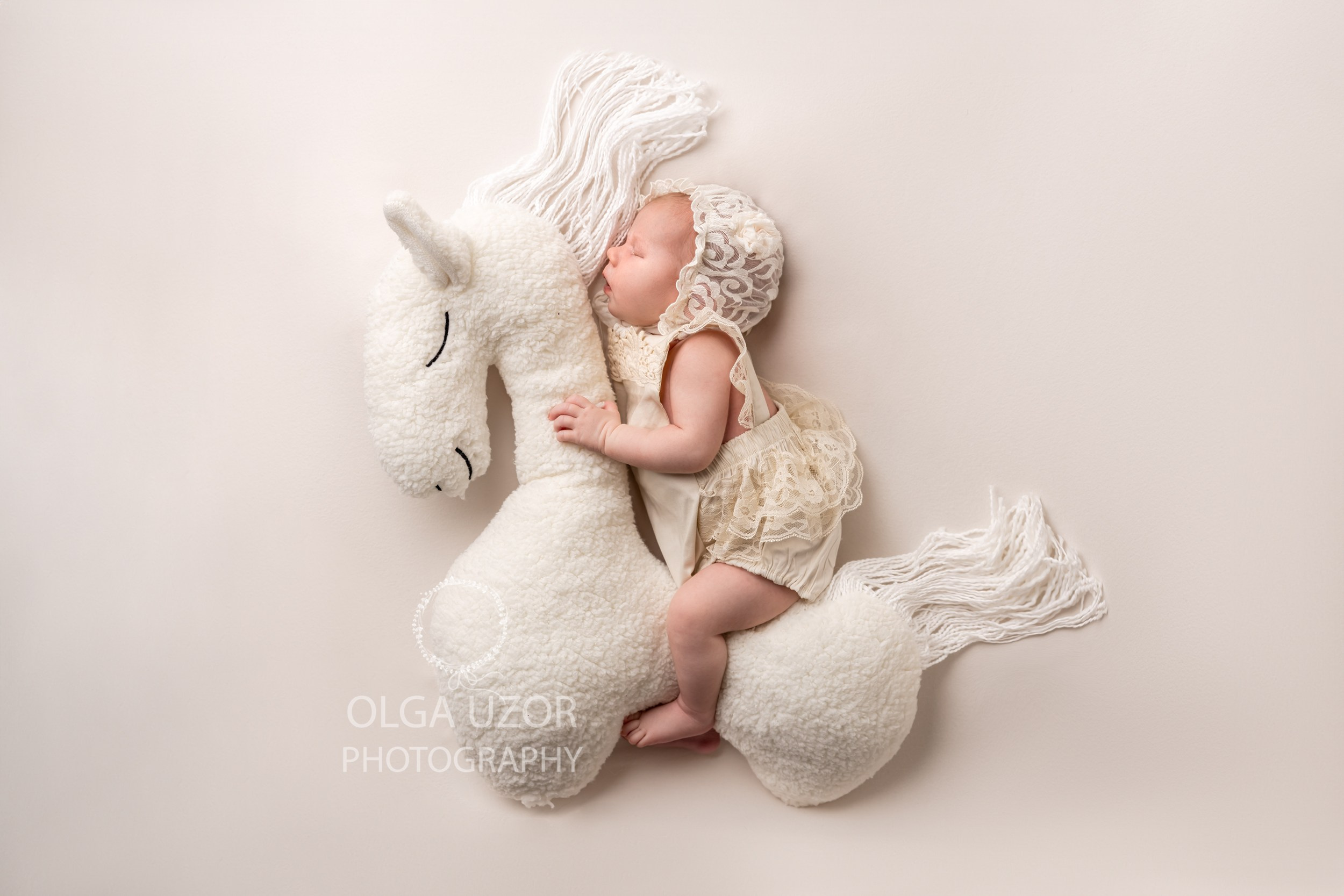 Newborn photo session Stevenage, Hertfordshire. Photographer. Stevenage, Hertfordshire family, maternity and newborn photographer