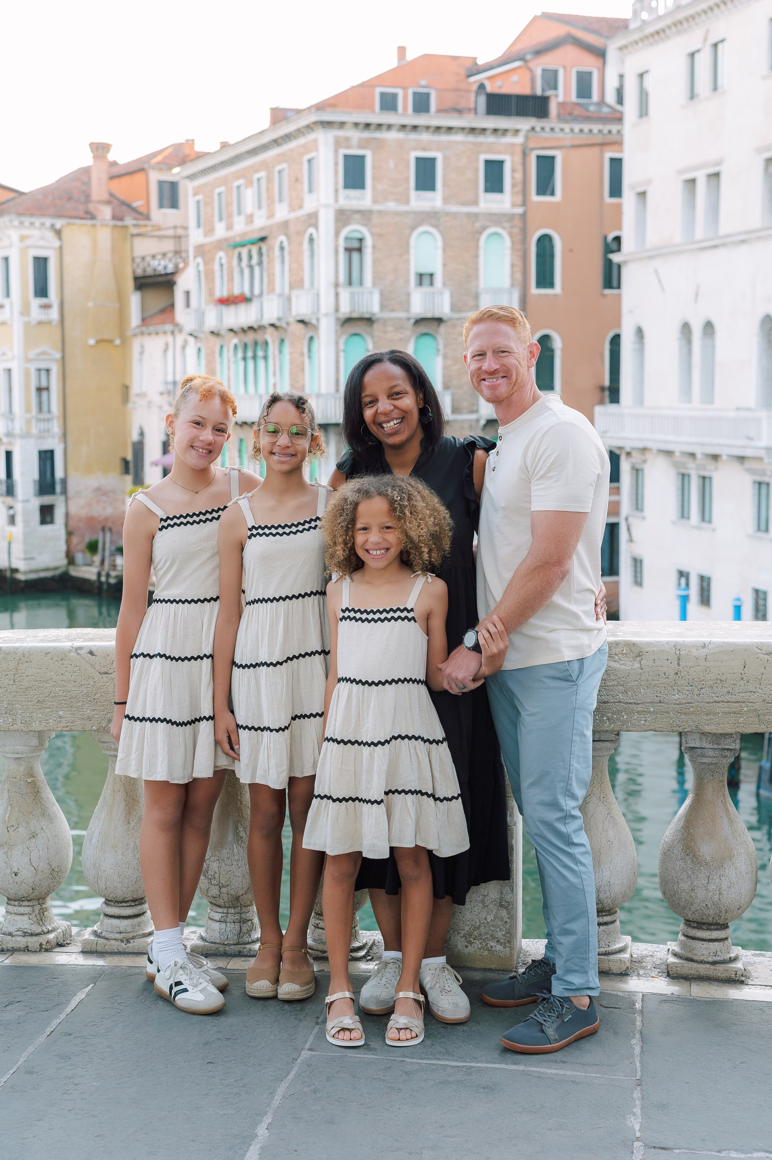 Eliza, Elena, Elliana, Teresa and Brad. Photographer in Venice Anna Terzi