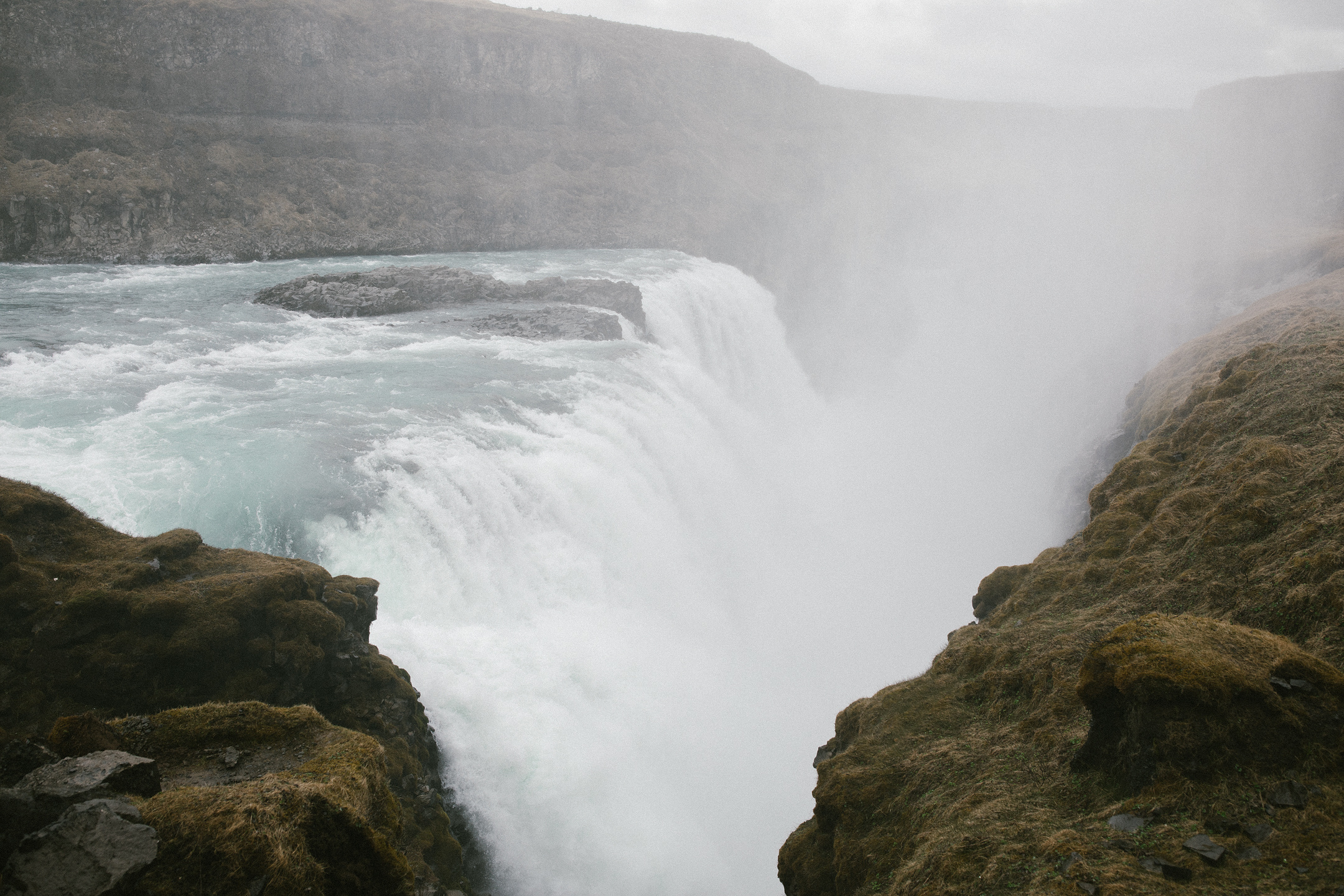 After Wedding Iceland | Gullfoss & Kerid Crater Lake. Lake Constance & Allgäu Wedding Photographer | Liliana Berkut