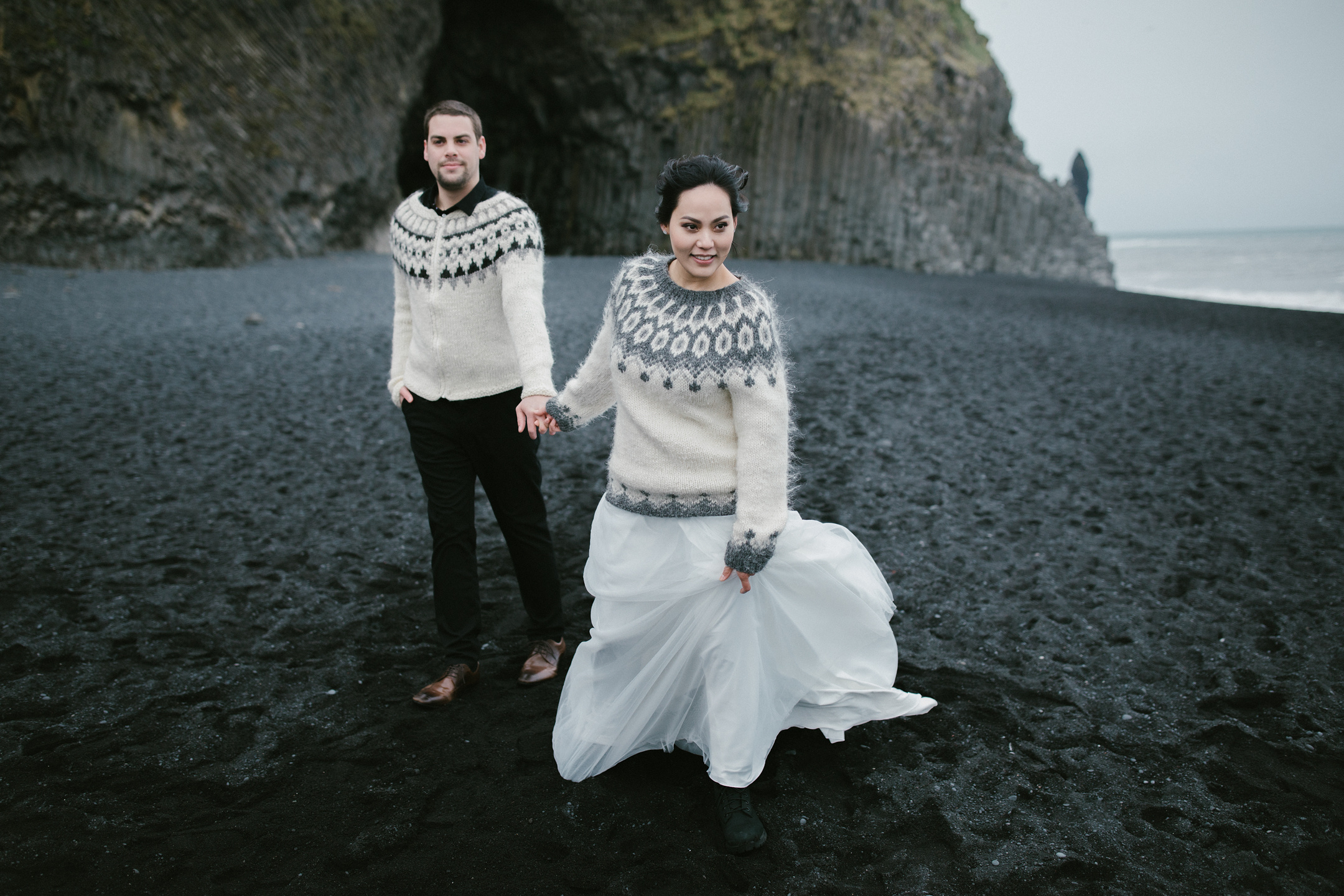 After Wedding Island | Vik, Schwarzer Strand & Skógafoss. Hochzeitsfotograf Bodensee & Allgäu | Liliana Berkut