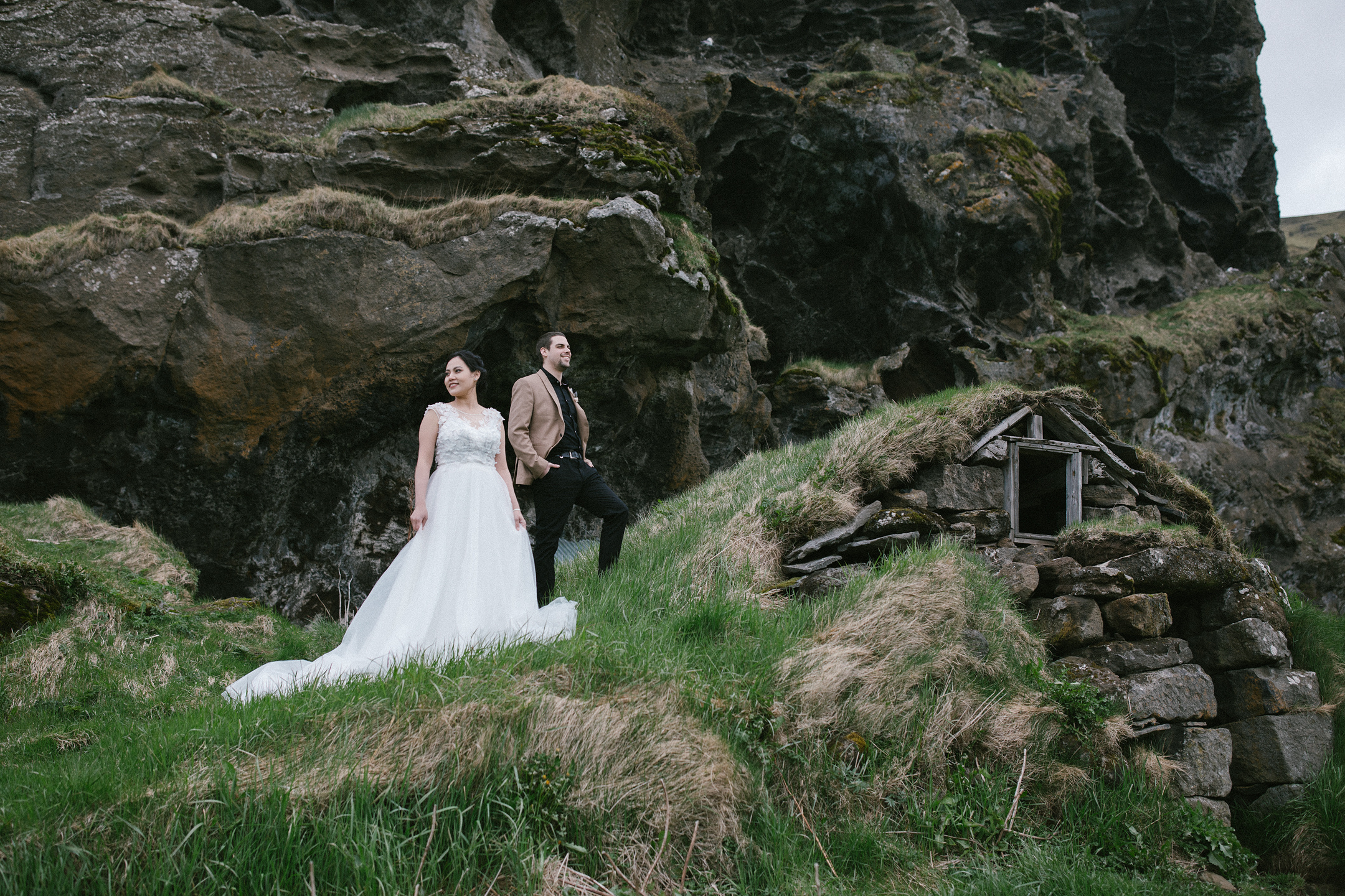 After Wedding Island | Vik, Schwarzer Strand & Skógafoss. Hochzeitsfotograf Bodensee & Allgäu | Liliana Berkut