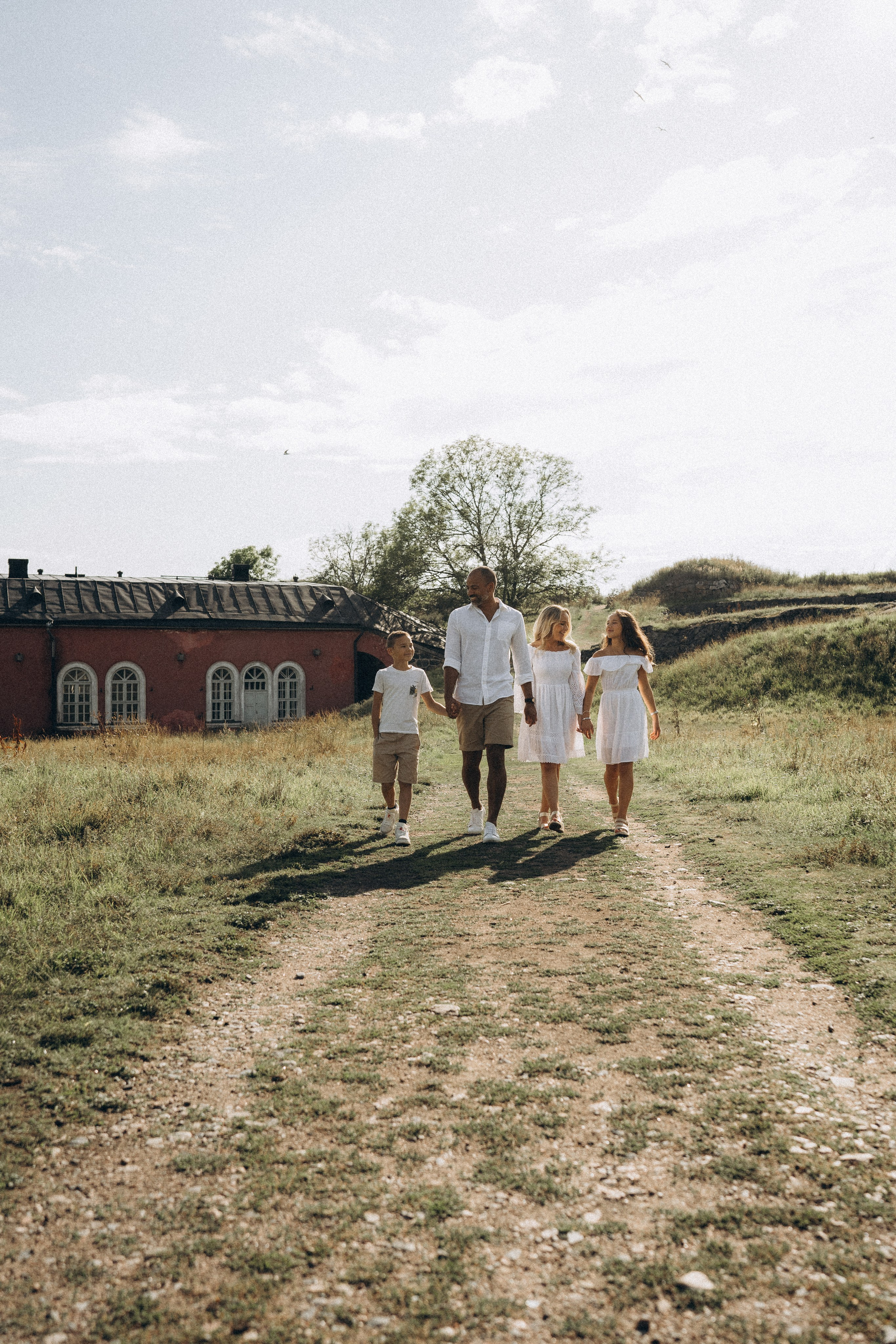 Suomenlinna. Wedding and portrait photographer in Helsinki Vickan O