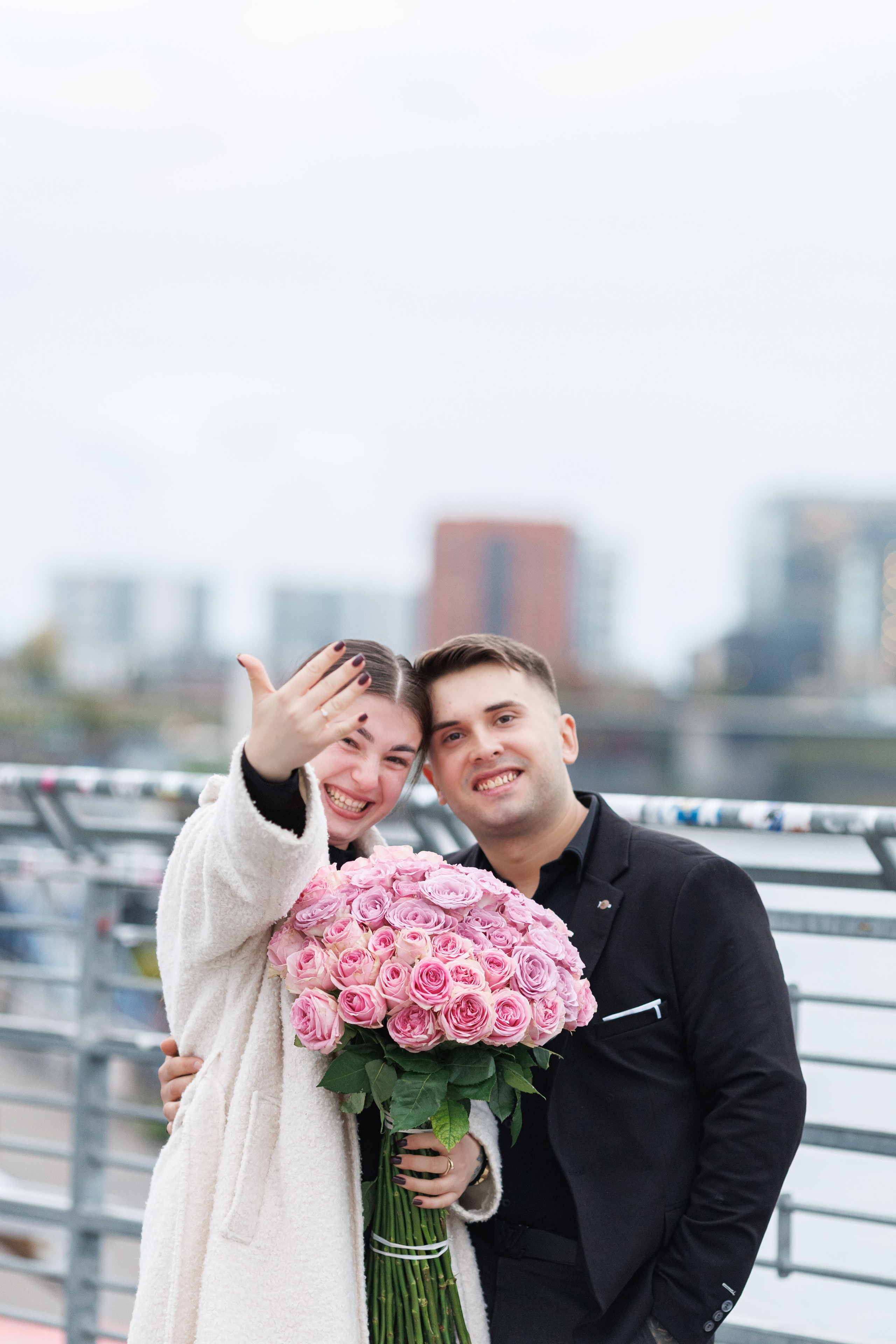 She said 'Yes'. Dienstleistungen