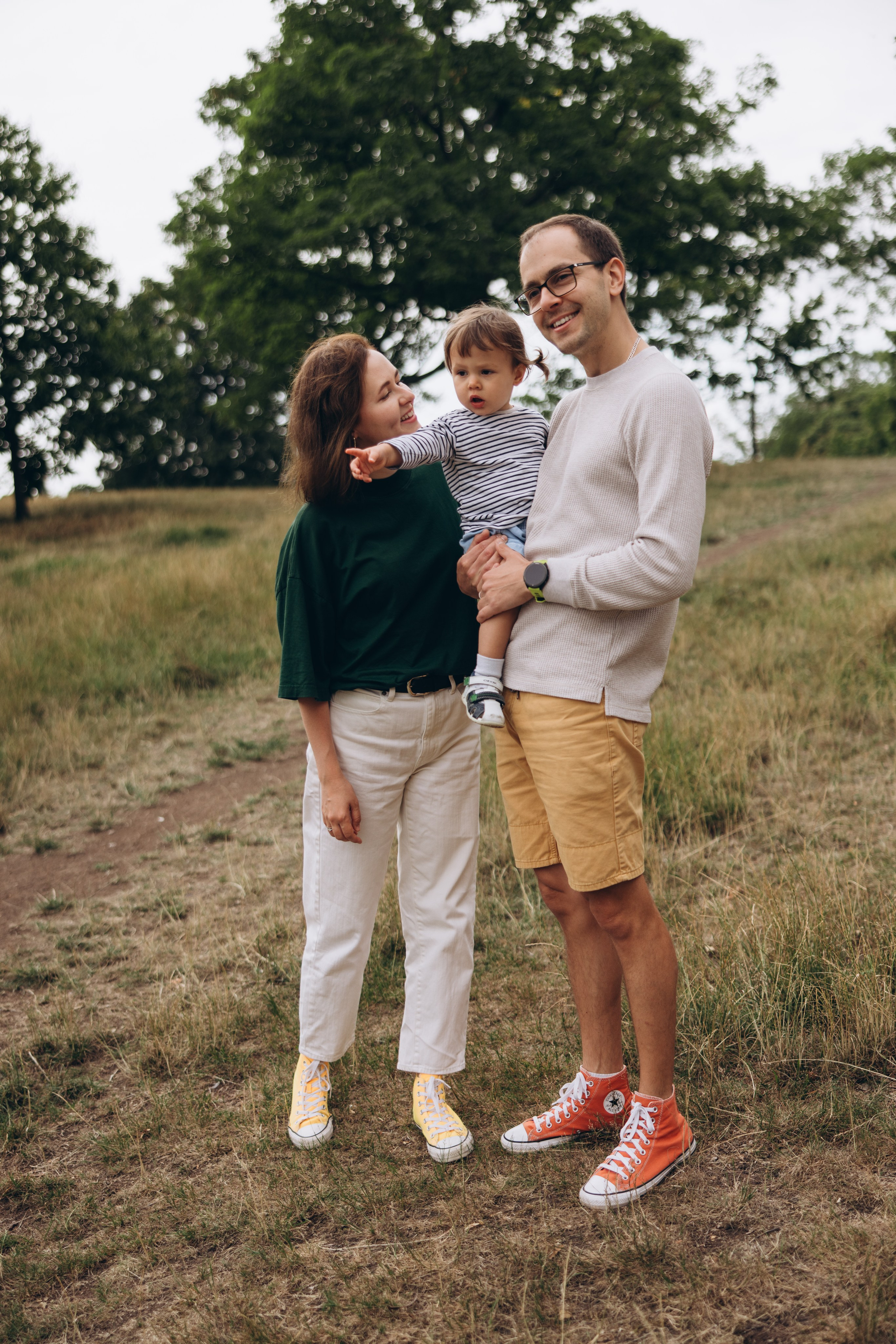 Milena with parents (Greenwich Park). Anastasia Klink, Photographer in London