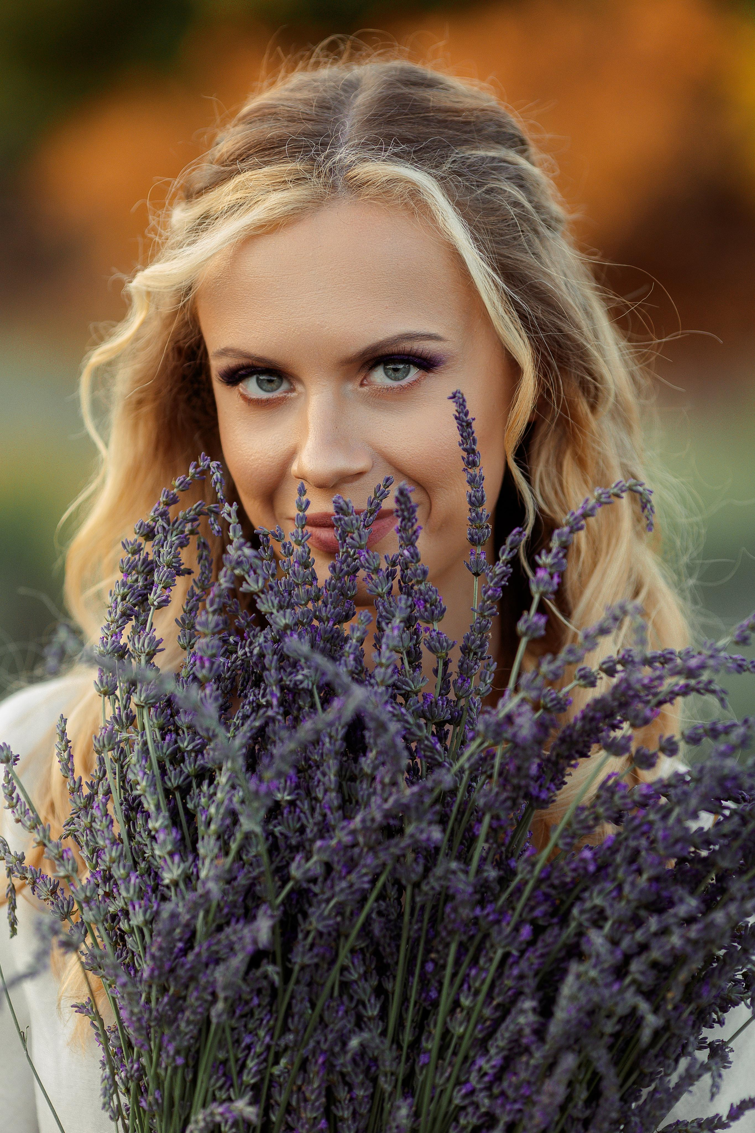 Photoshoot in Lavender garden. Photographer in Cyprus