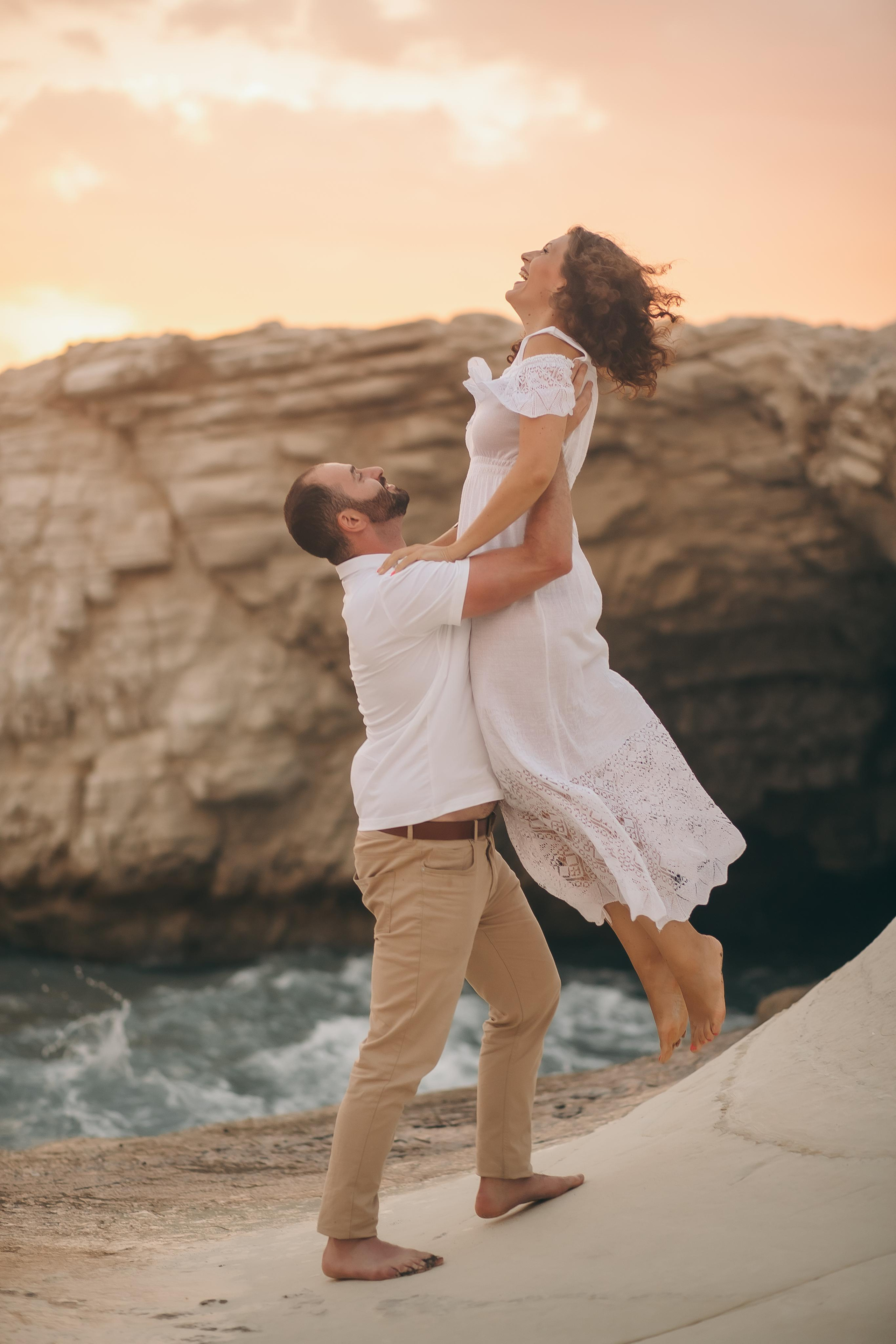 Кристина и Алекс. Лав-Стори. Белые Камни. Photographer in Cyprus