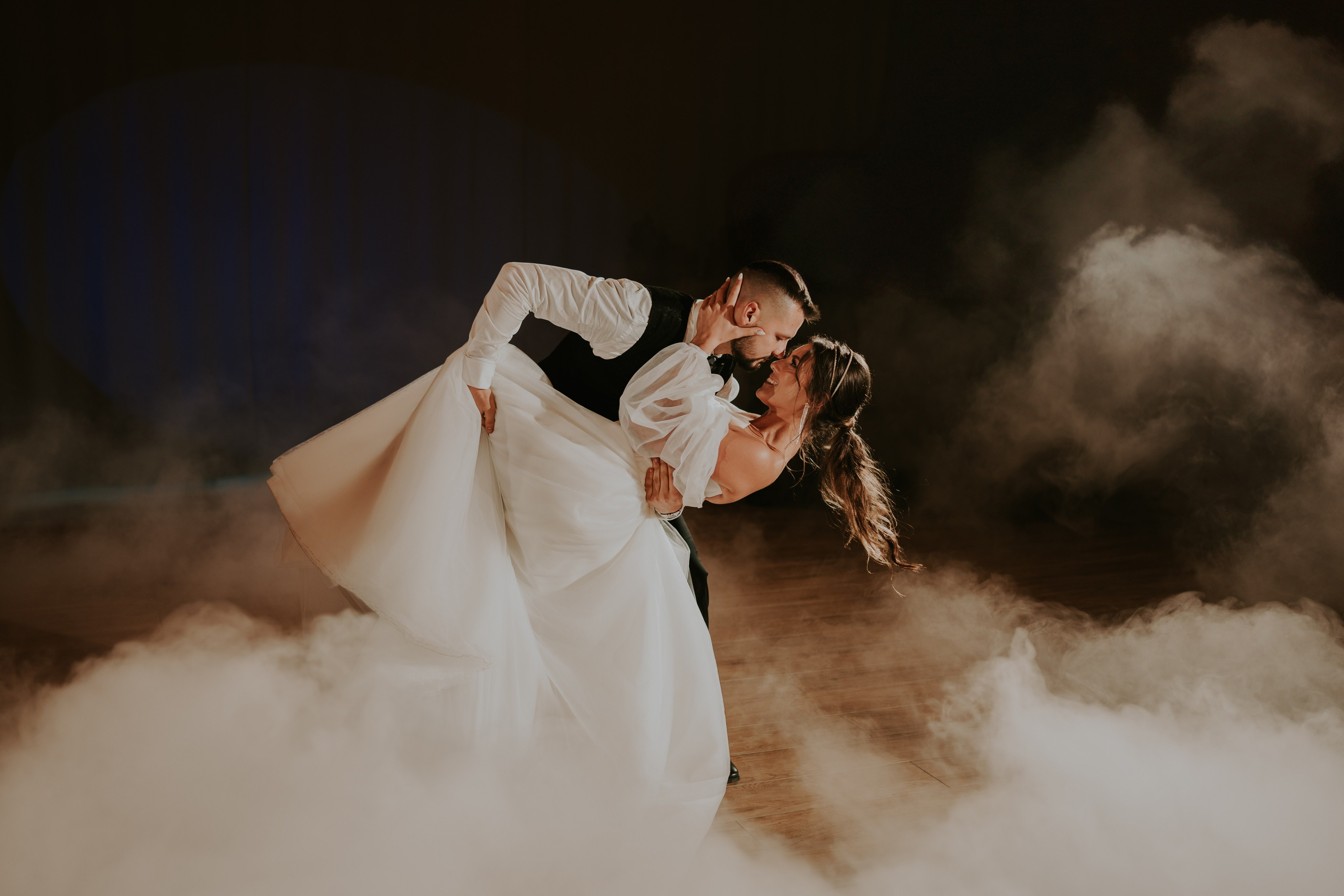 Sala Koralowa w Jaworzu: Opowieść o ślubie Nikoli i Kacpra. Karkowskafoto - fotografia miłości