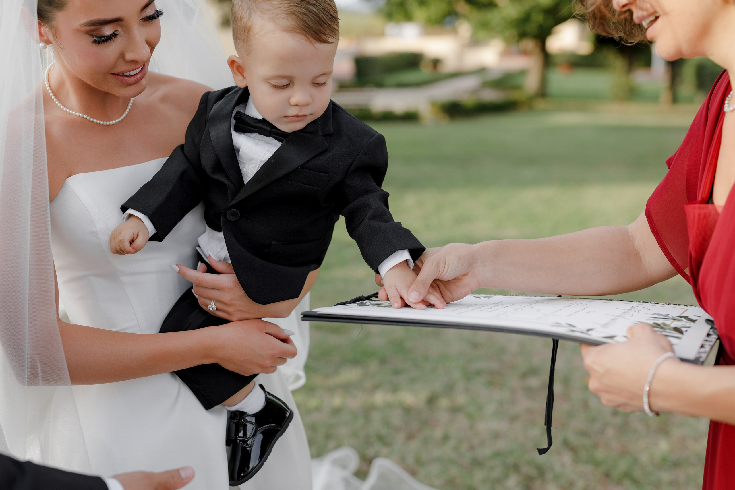 Dom&Ally. Wedding photographer Italy