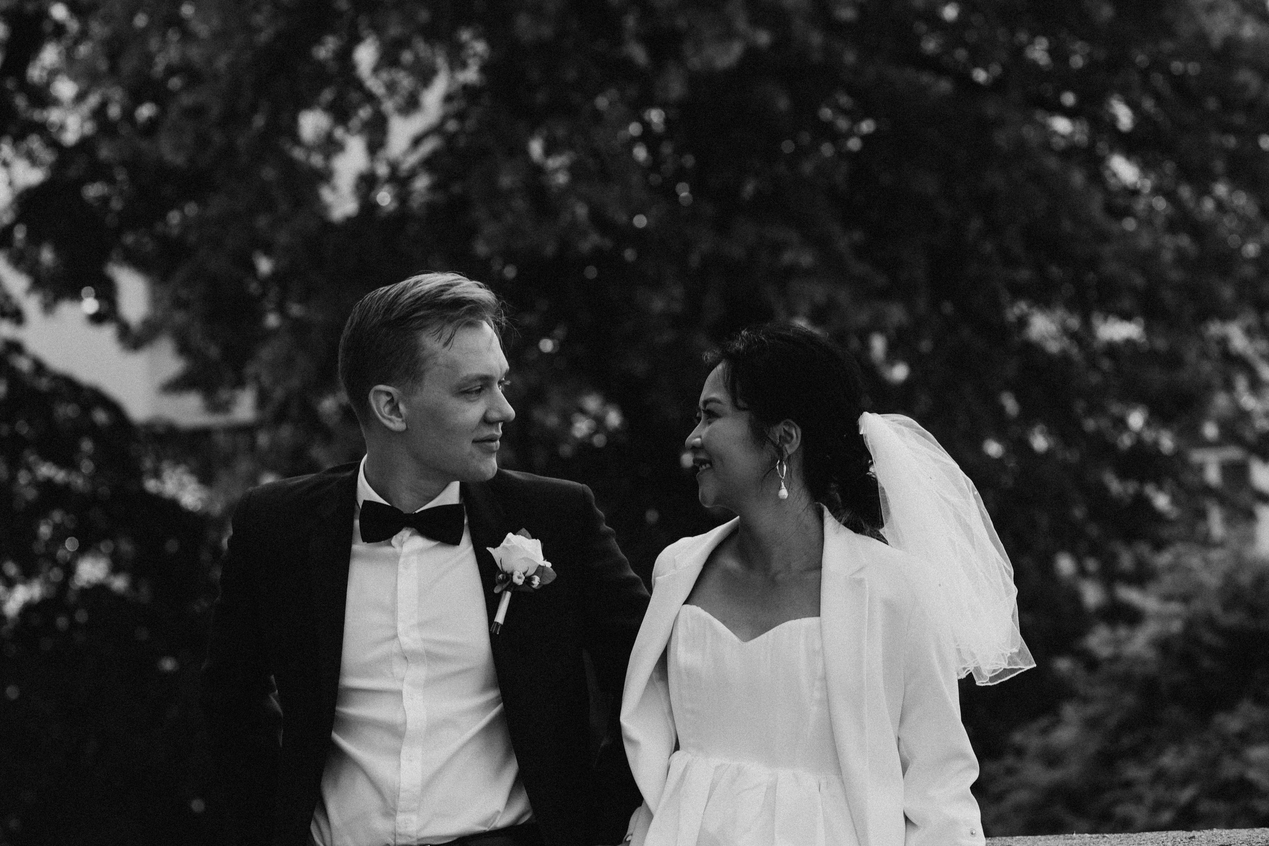 City wedding. Wedding and portrait photographer in Helsinki Vickan O