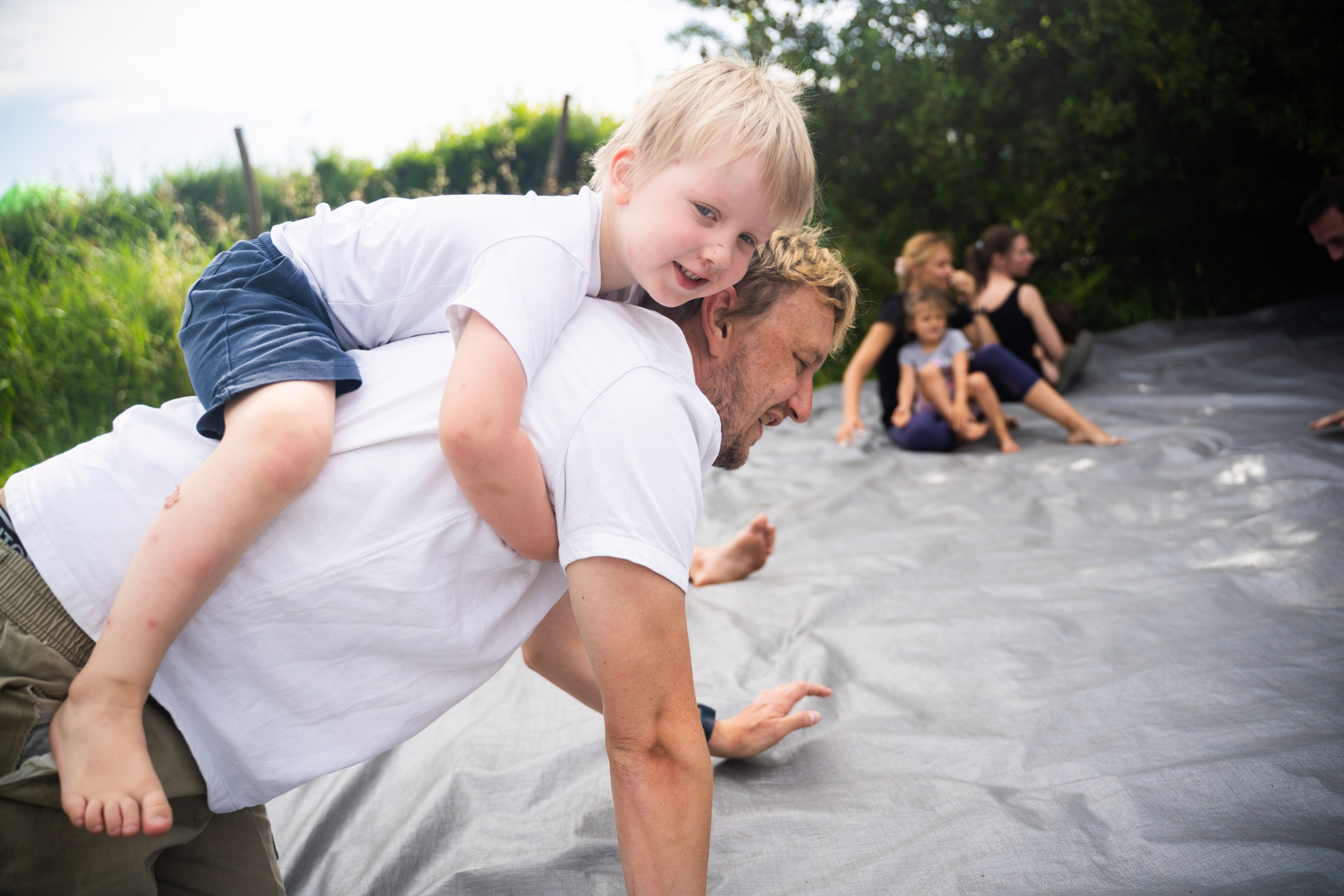 Детская игровая контактная импровизация. Семейные лагеря в Европе с Ниной Янечковой и Ириной Зиновьевой