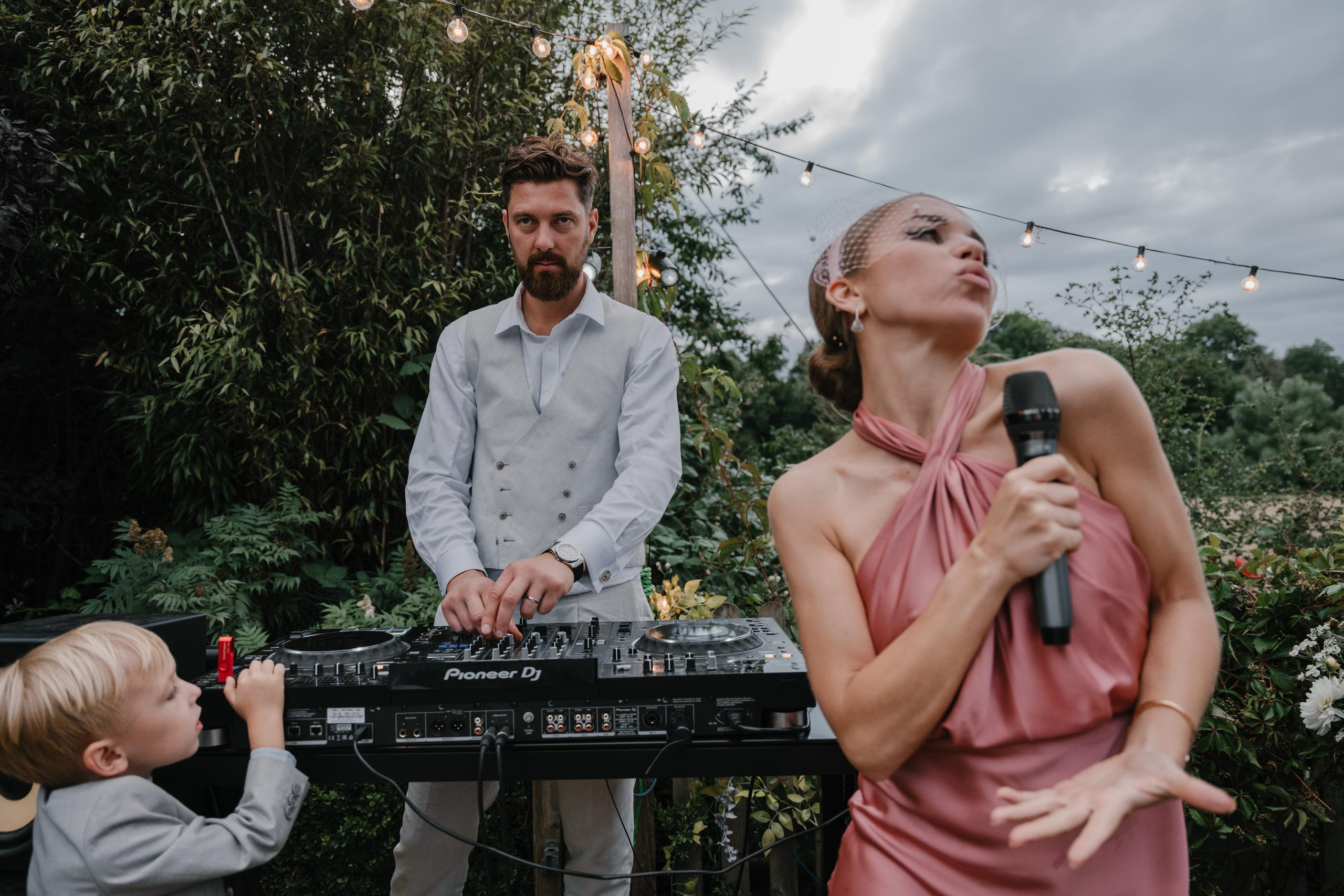 Intimate wedding day at Hertfordshire. London Wedding Photographer|Natasha Ferreira