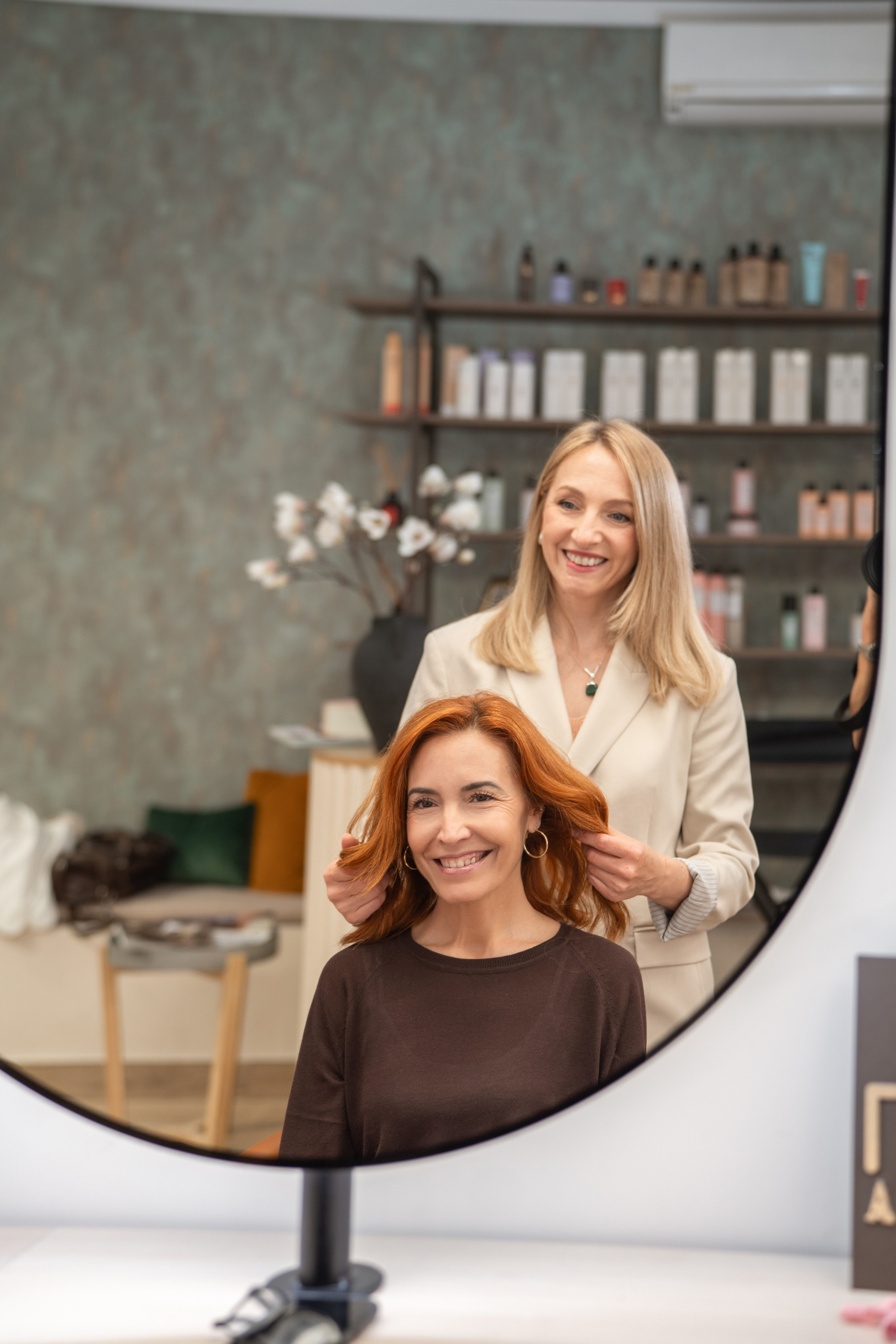 Content shooting for Salon BLOU. Photographer in Madrid, Spain. Alyona Belyaninova