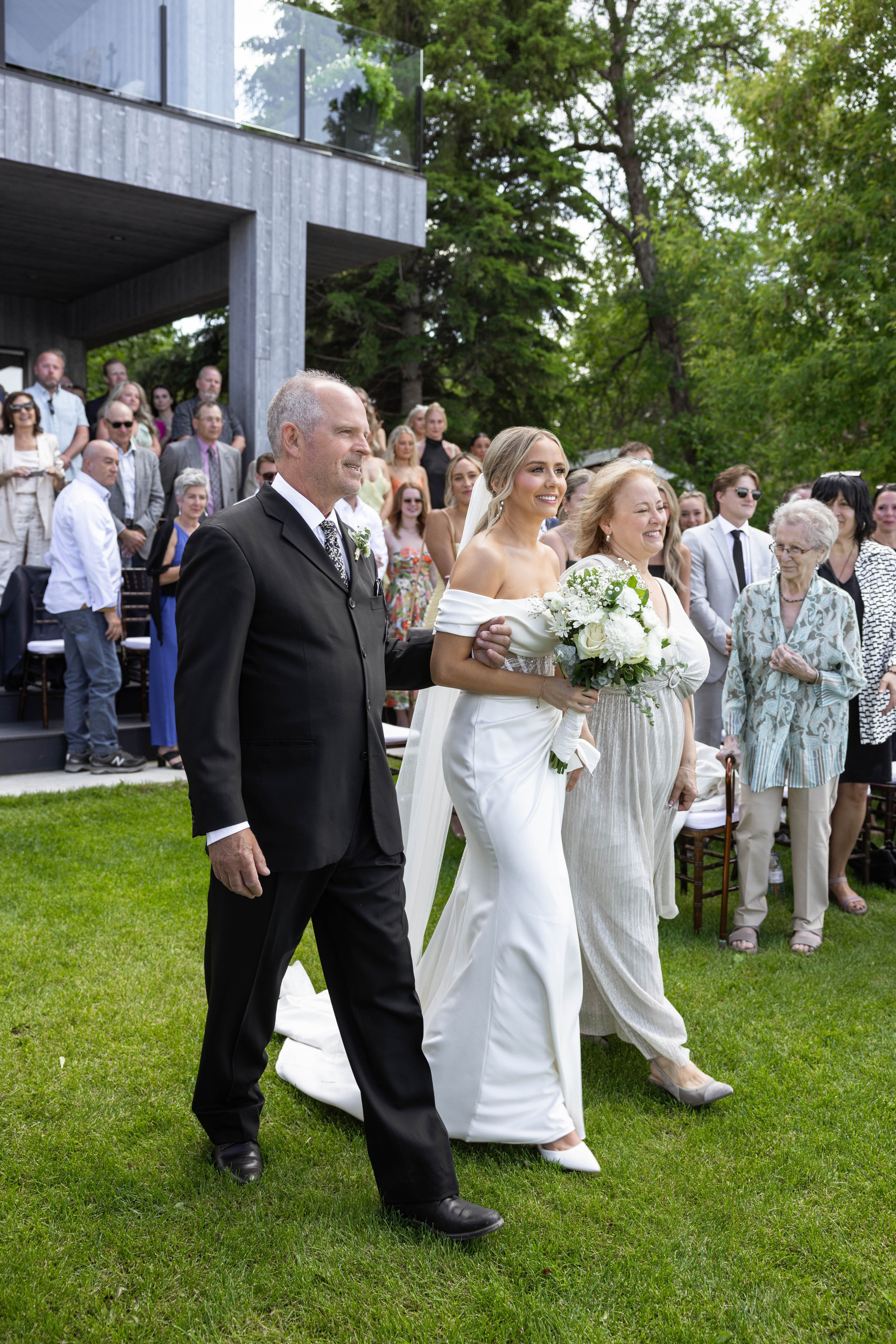Beautiful Lakeside Wedding Photography. Wedding photography and videography in Regina, Saskatchewan