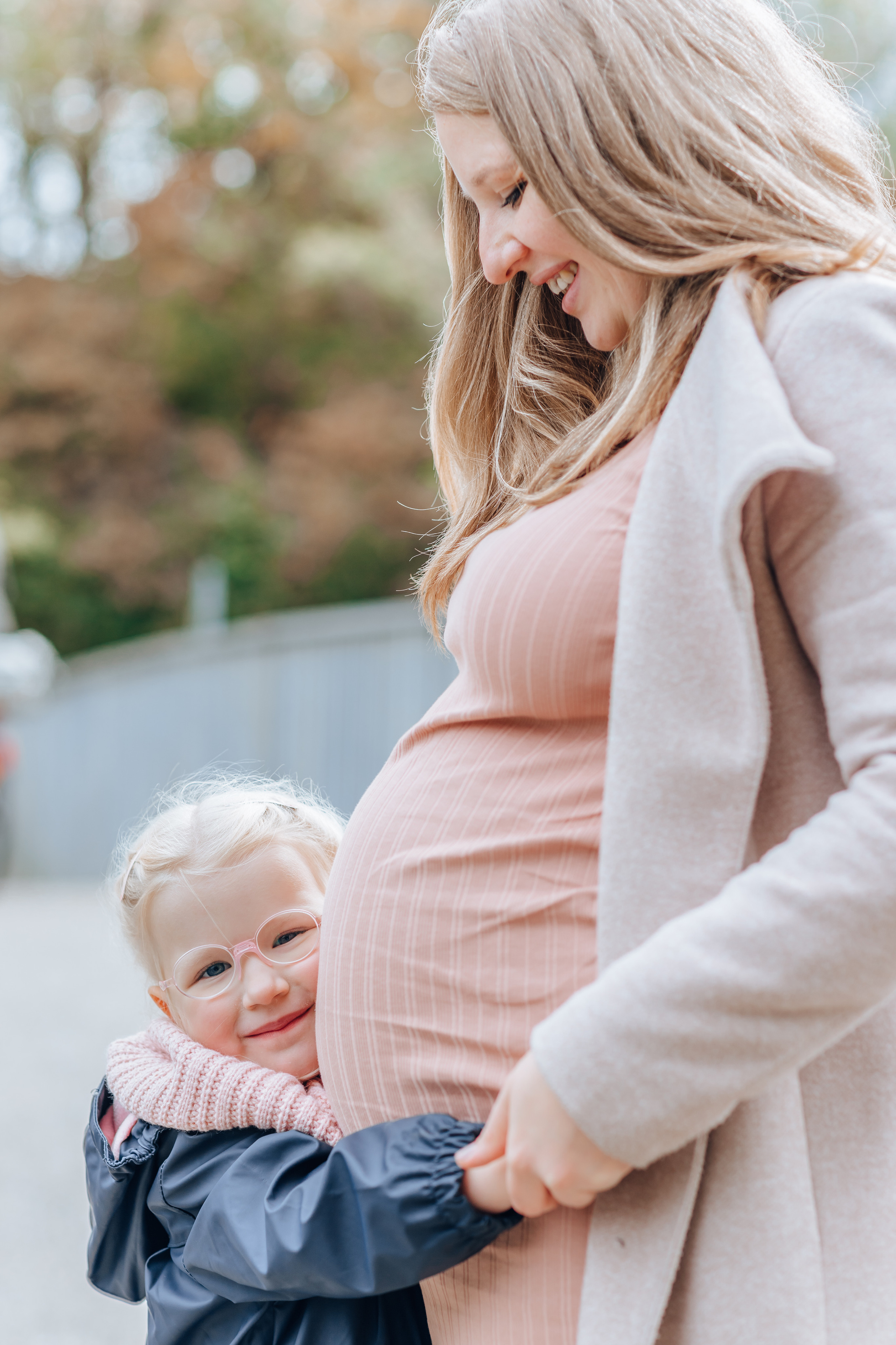 Ostpark Babybauch. Hochzeitsfotograf München Taufe Familienfotograf Tanja Mauke