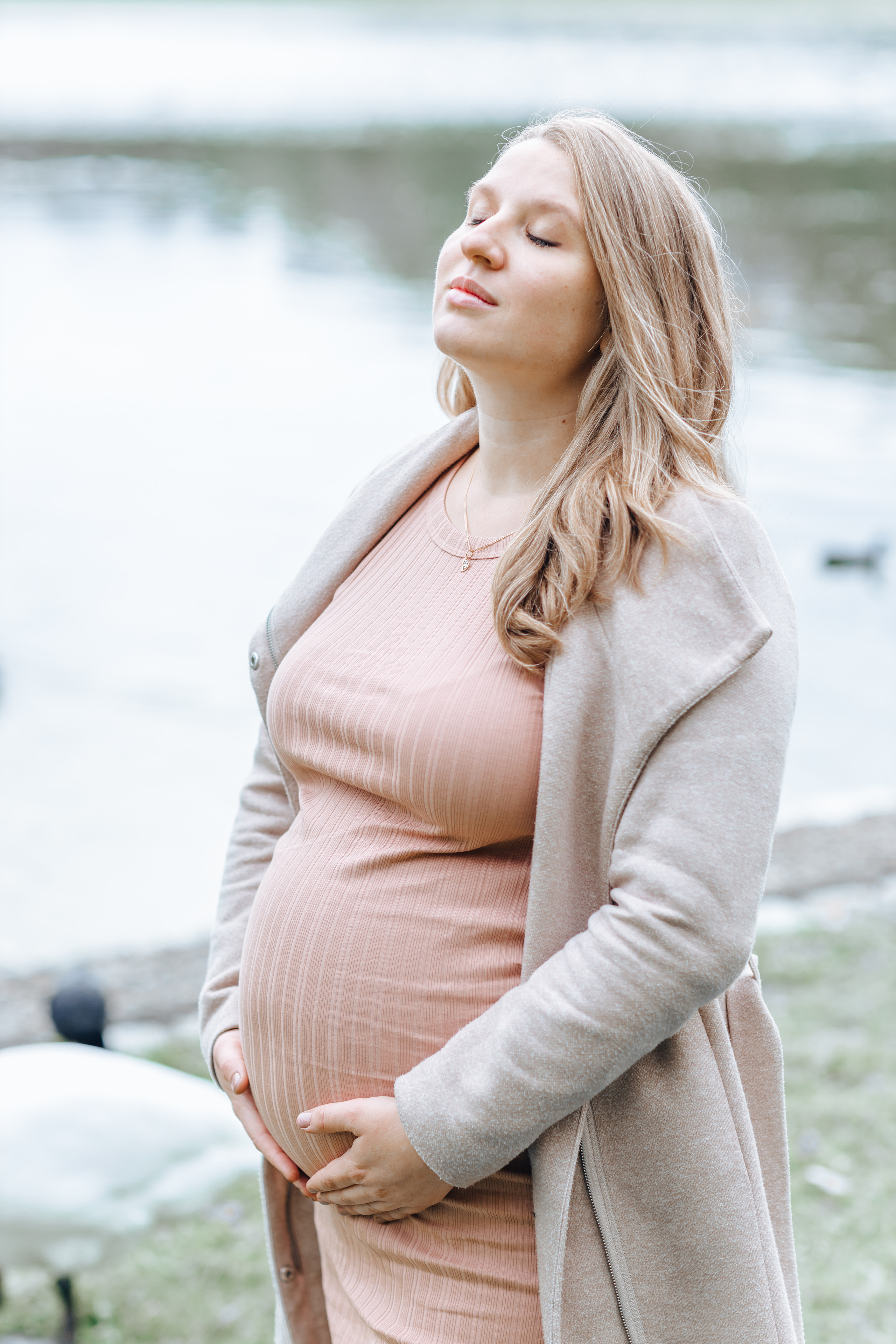 Ostpark Babybauch. Hochzeitsfotograf München Taufe Familienfotograf Tanja Mauke