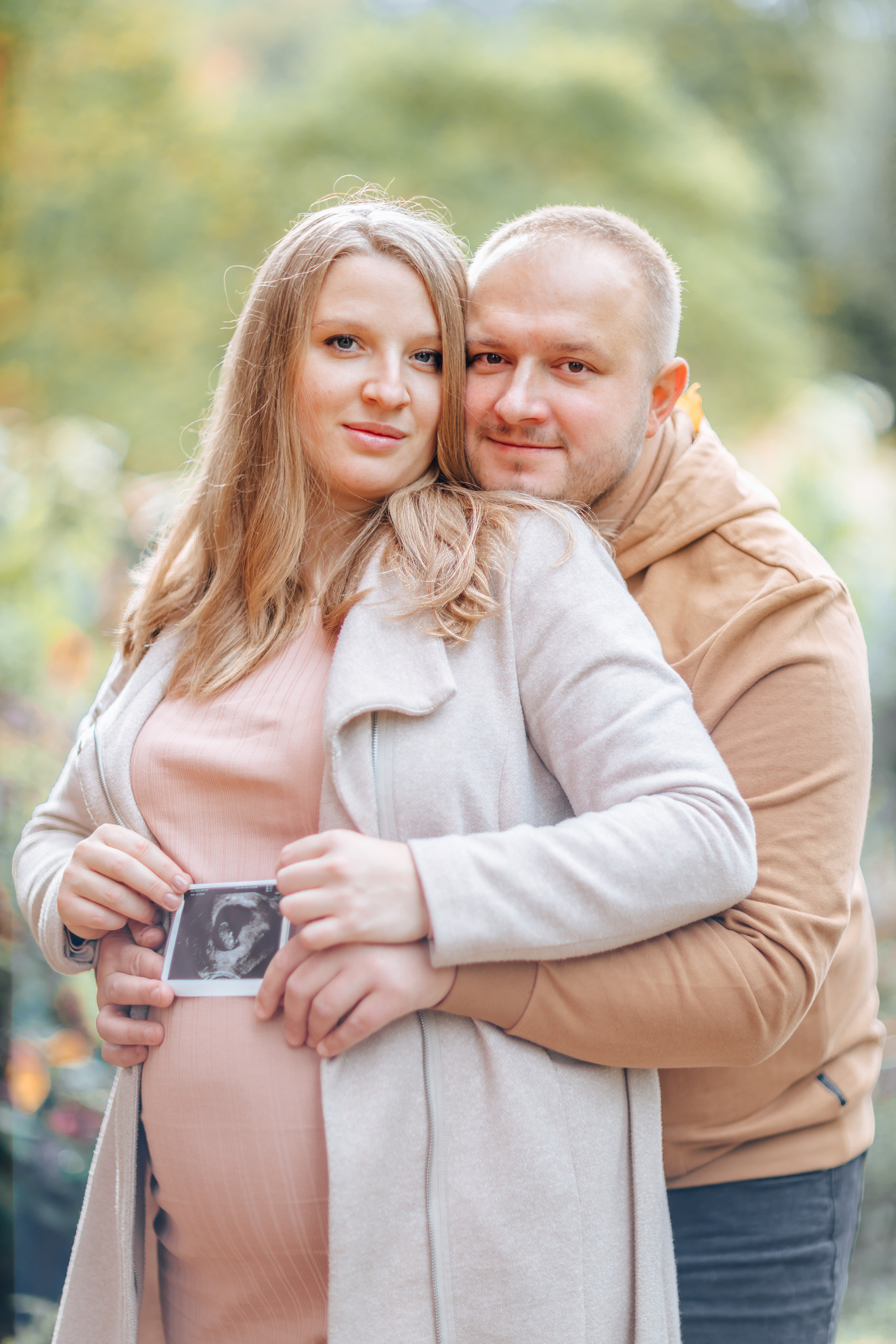 Ostpark Babybauch. Hochzeitsfotograf München Taufe Familienfotograf Tanja Mauke