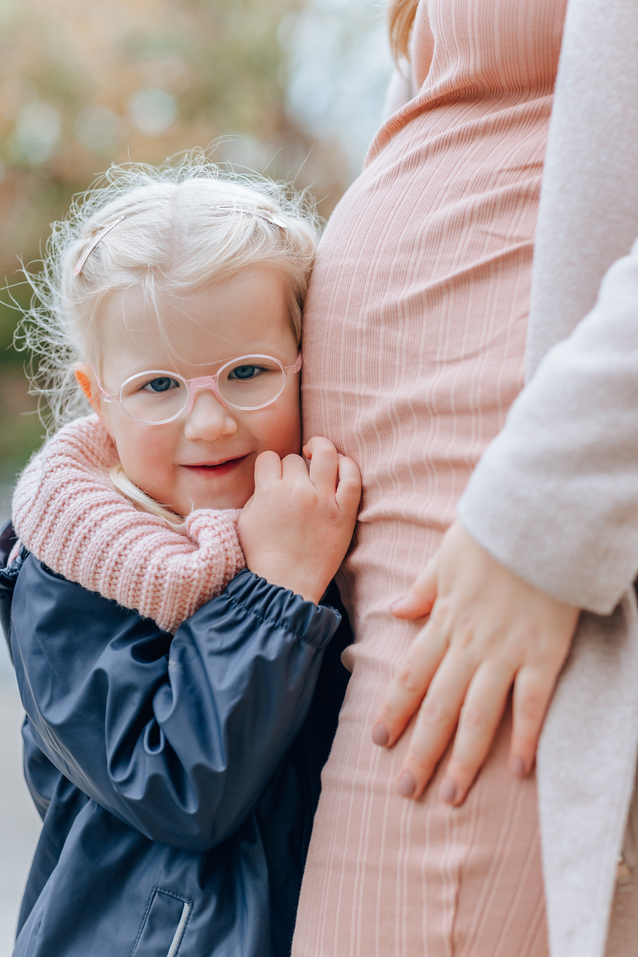 Ostpark Babybauch. Hochzeitsfotograf München Taufe Familienfotograf Tanja Mauke