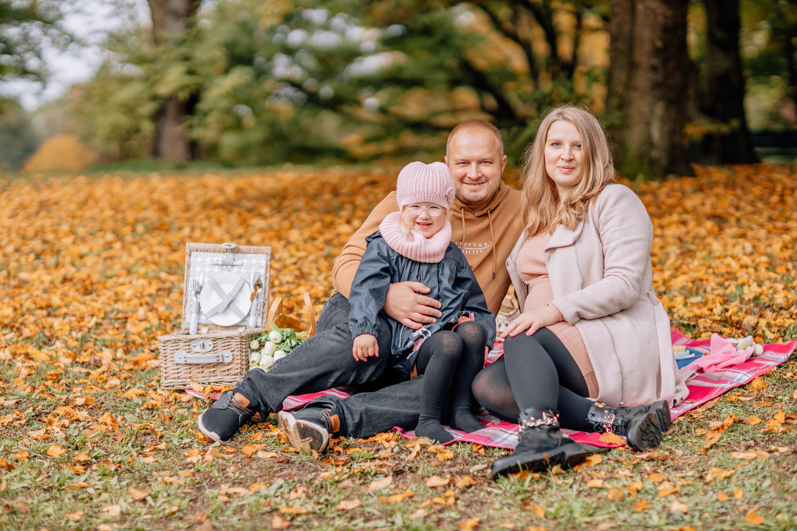 Ostpark Babybauch. Hochzeitsfotograf München Taufe Familienfotograf Tanja Mauke