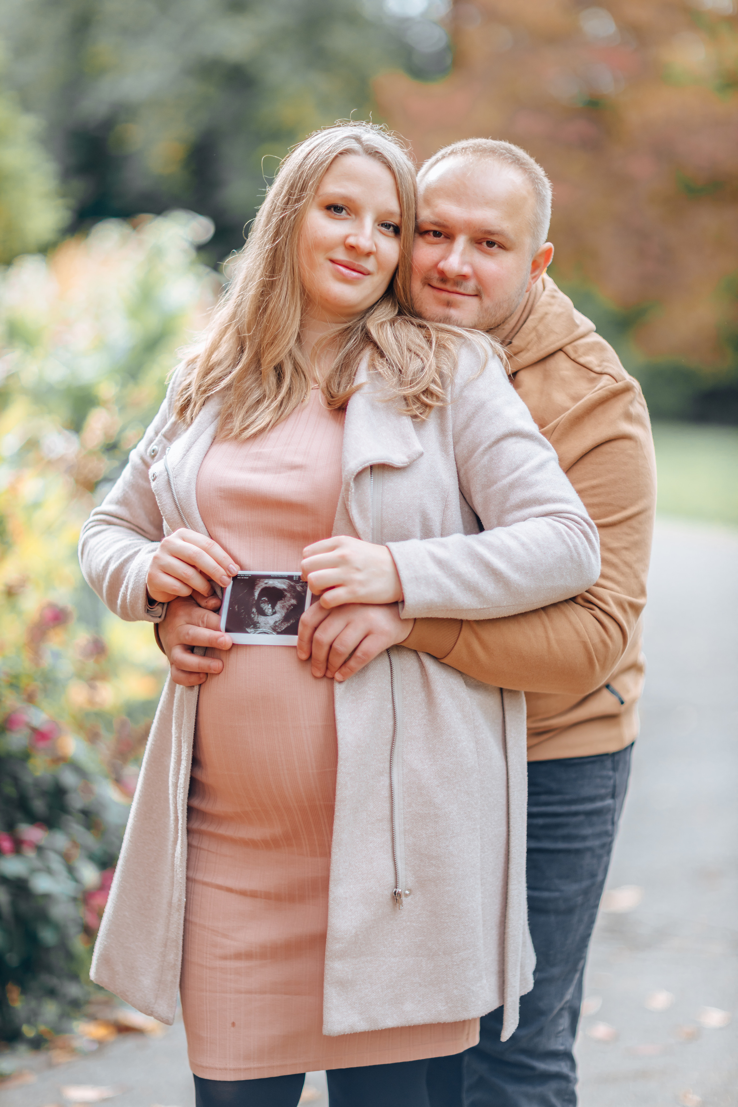 Ostpark Babybauch. Hochzeitsfotograf München Taufe Familienfotograf Tanja Mauke