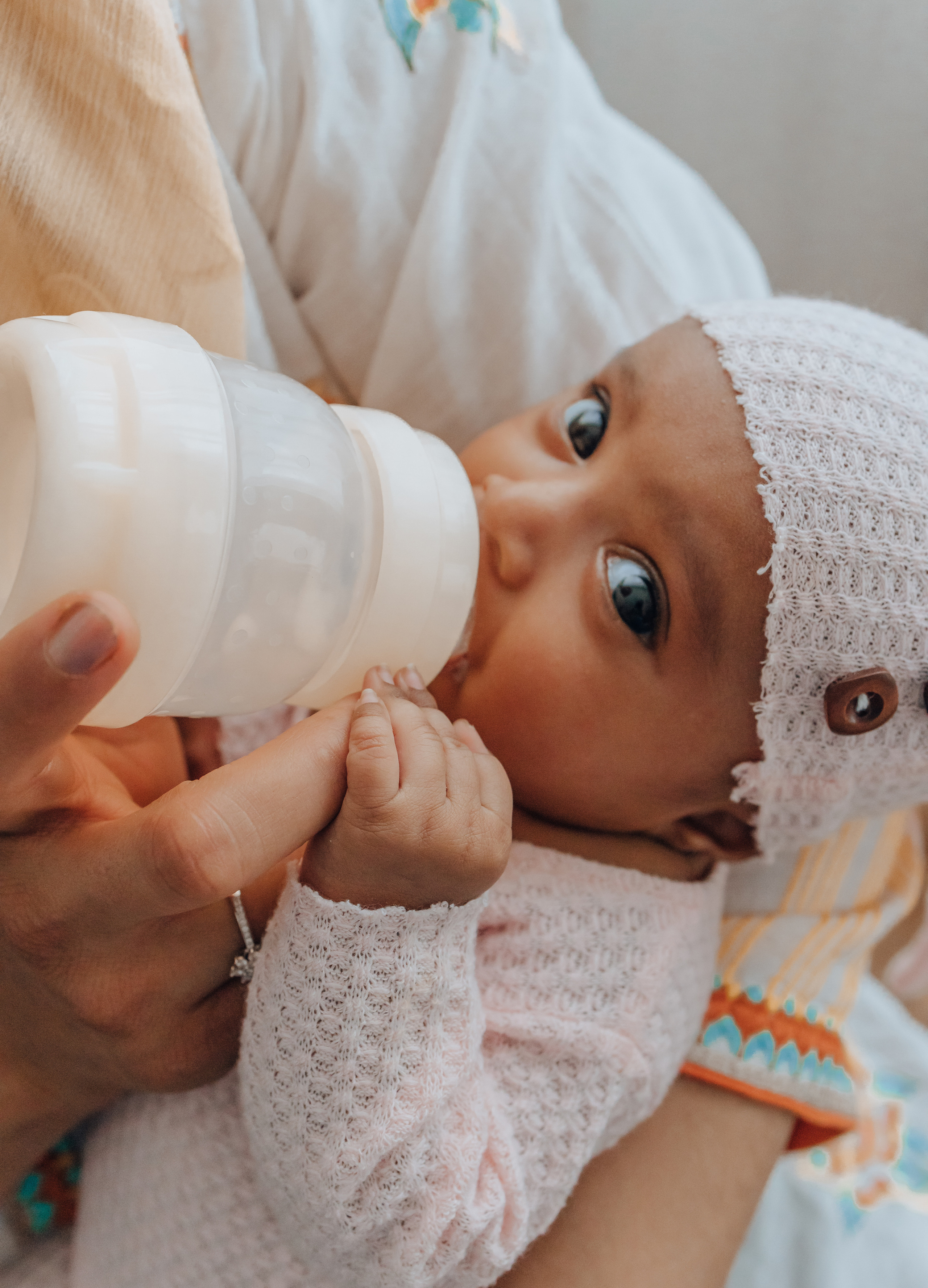 Zwillingsschwestern. Hochzeitsfotograf München Taufe Familienfotograf Tanja Mauke