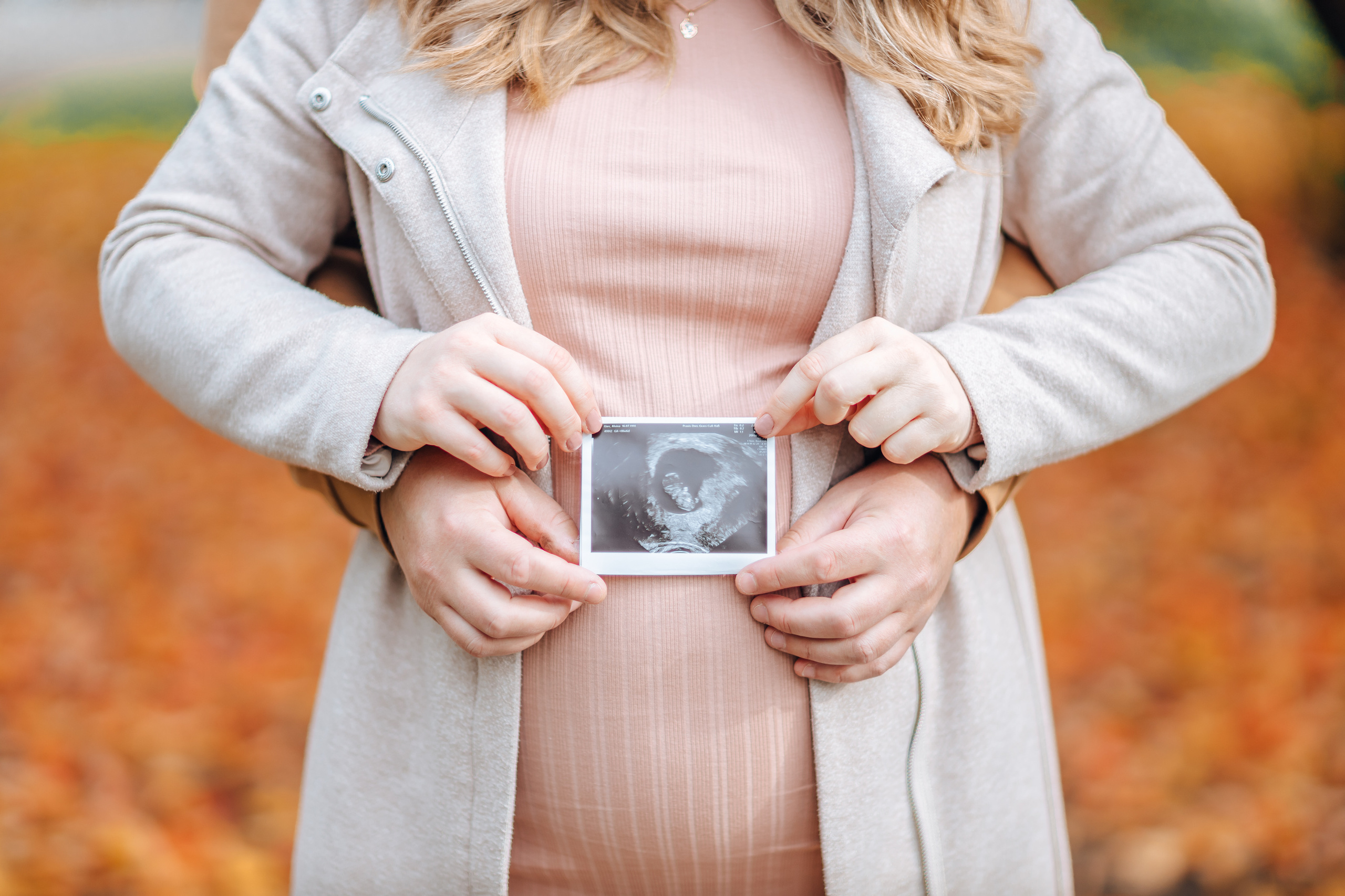 Ostpark Babybauch. Hochzeitsfotograf München Taufe Familienfotograf Tanja Mauke