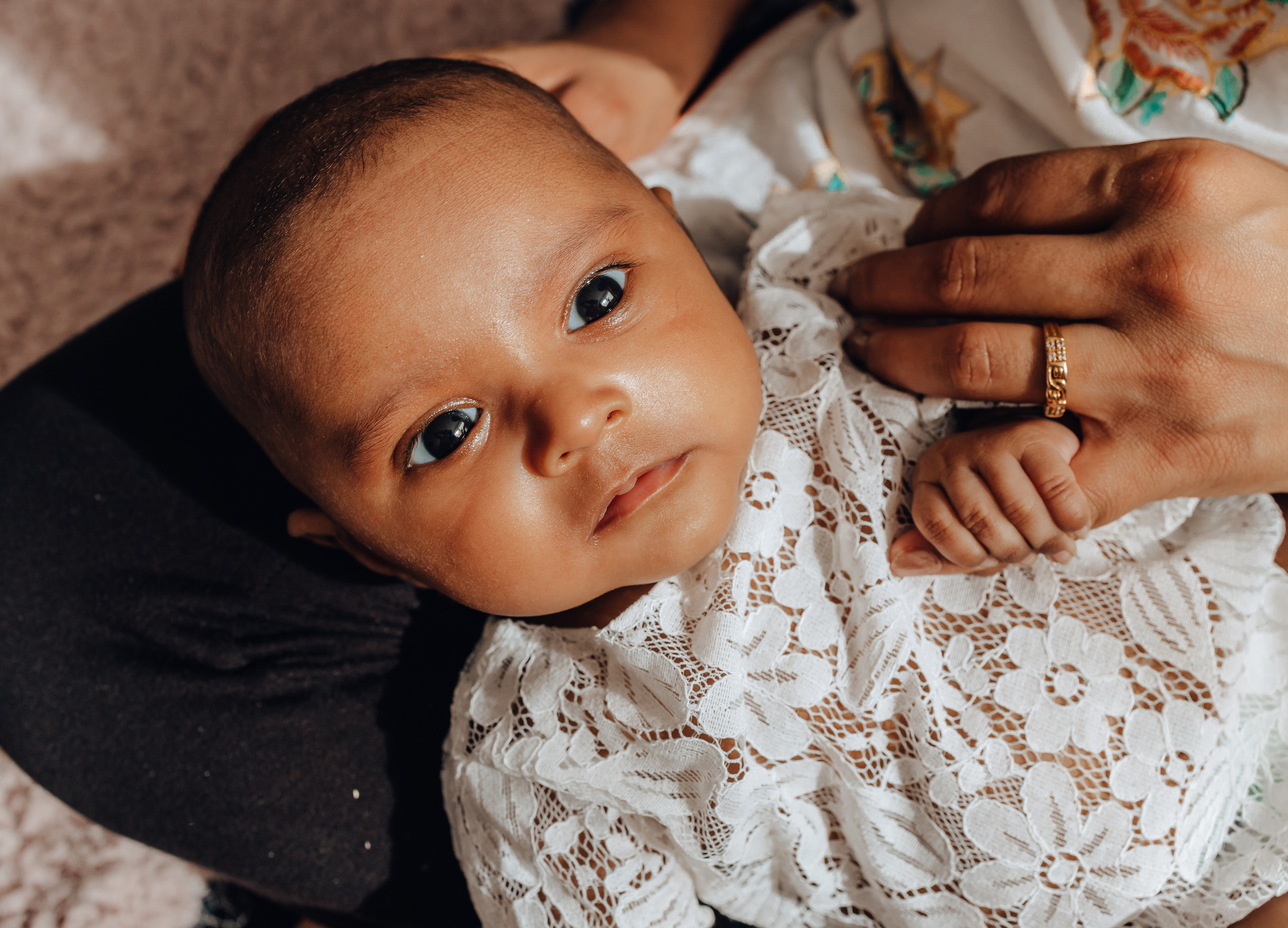 Zwillingsschwestern. Hochzeitsfotograf München Taufe Familienfotograf Tanja Mauke