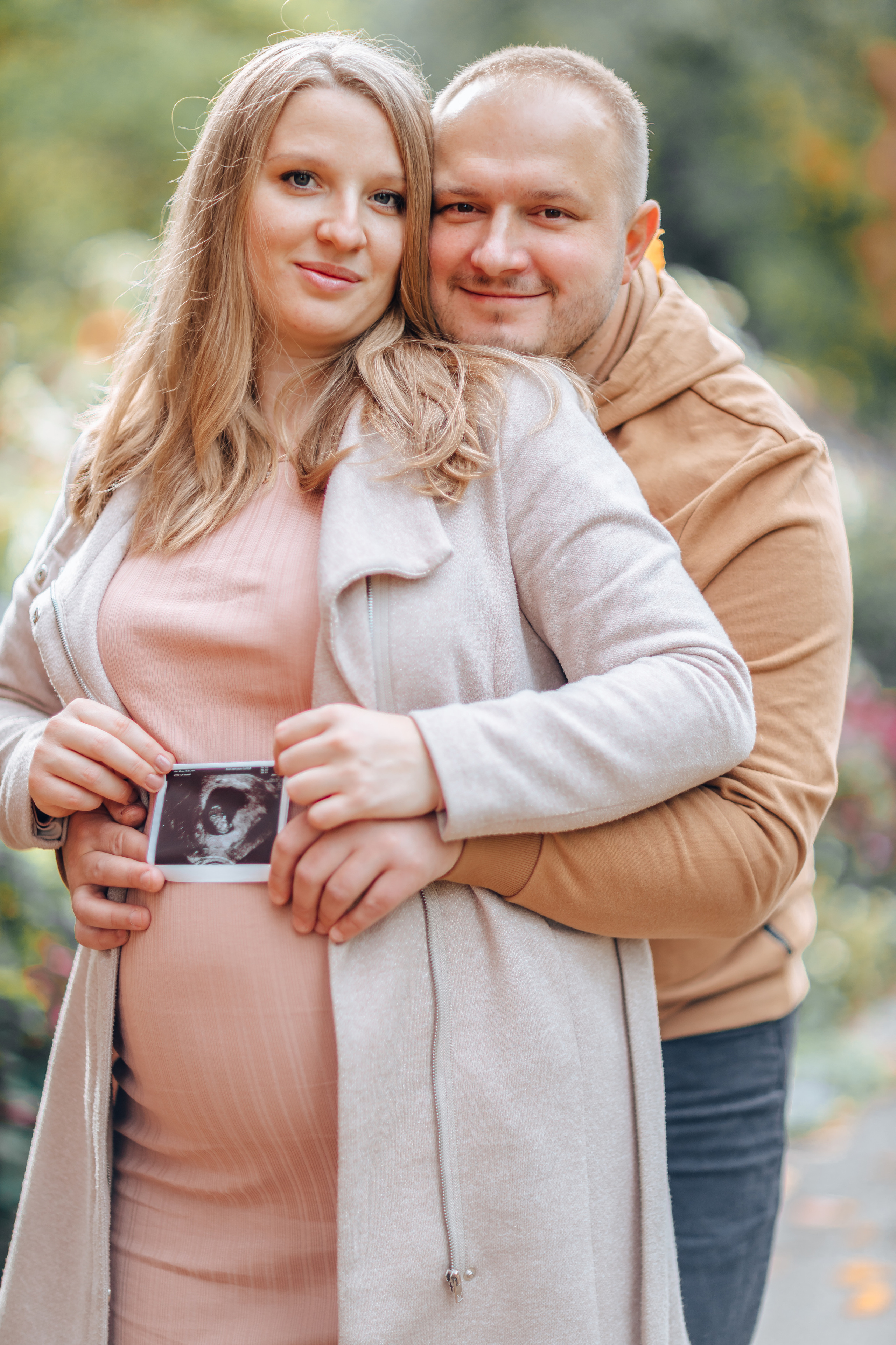 Ostpark Babybauch. Hochzeitsfotograf München Taufe Familienfotograf Tanja Mauke